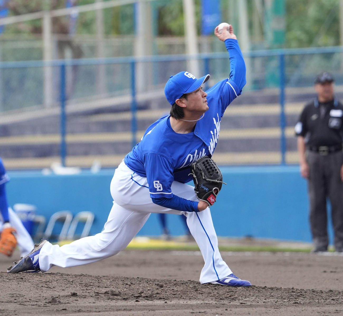 DeNA対中日　6回裏、中日3番手で登板する吉田（撮影・森本幸一）