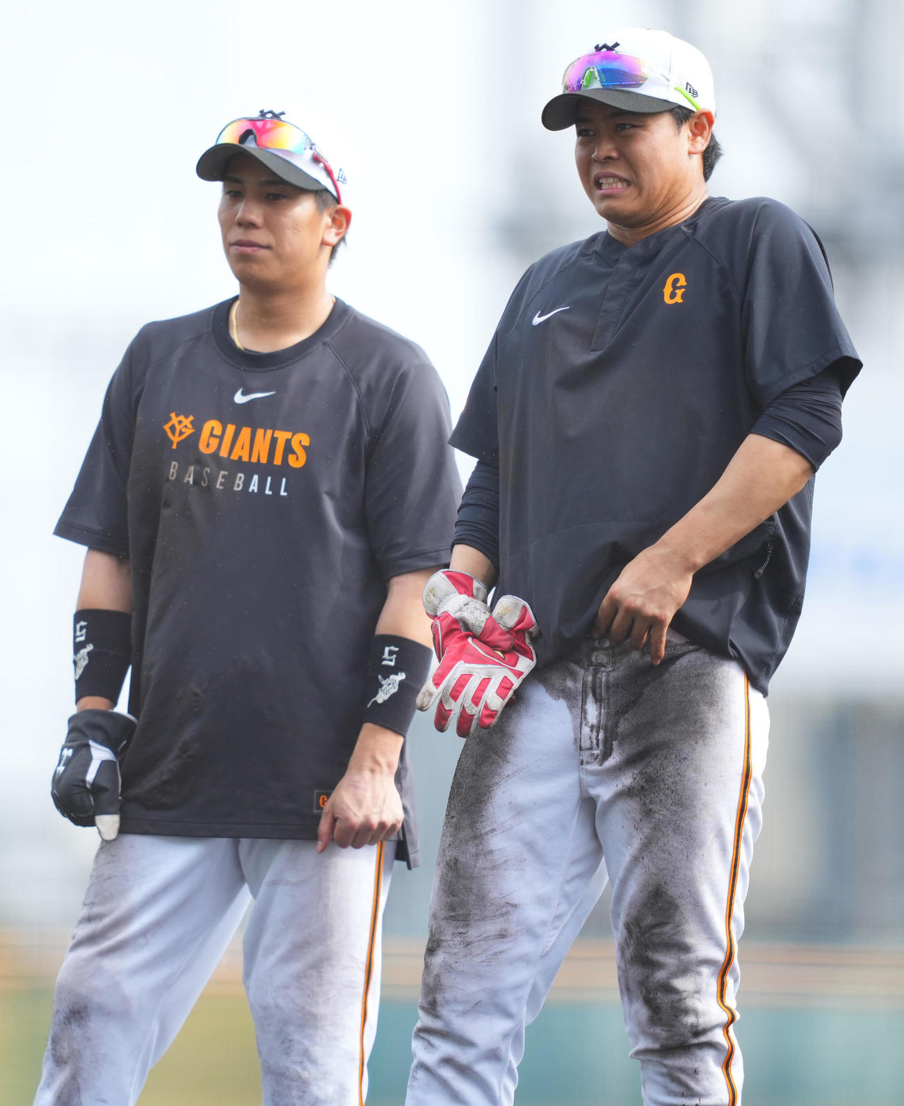 走塁練習に臨む巨人中山（右）と門脇（撮影・垰建太）