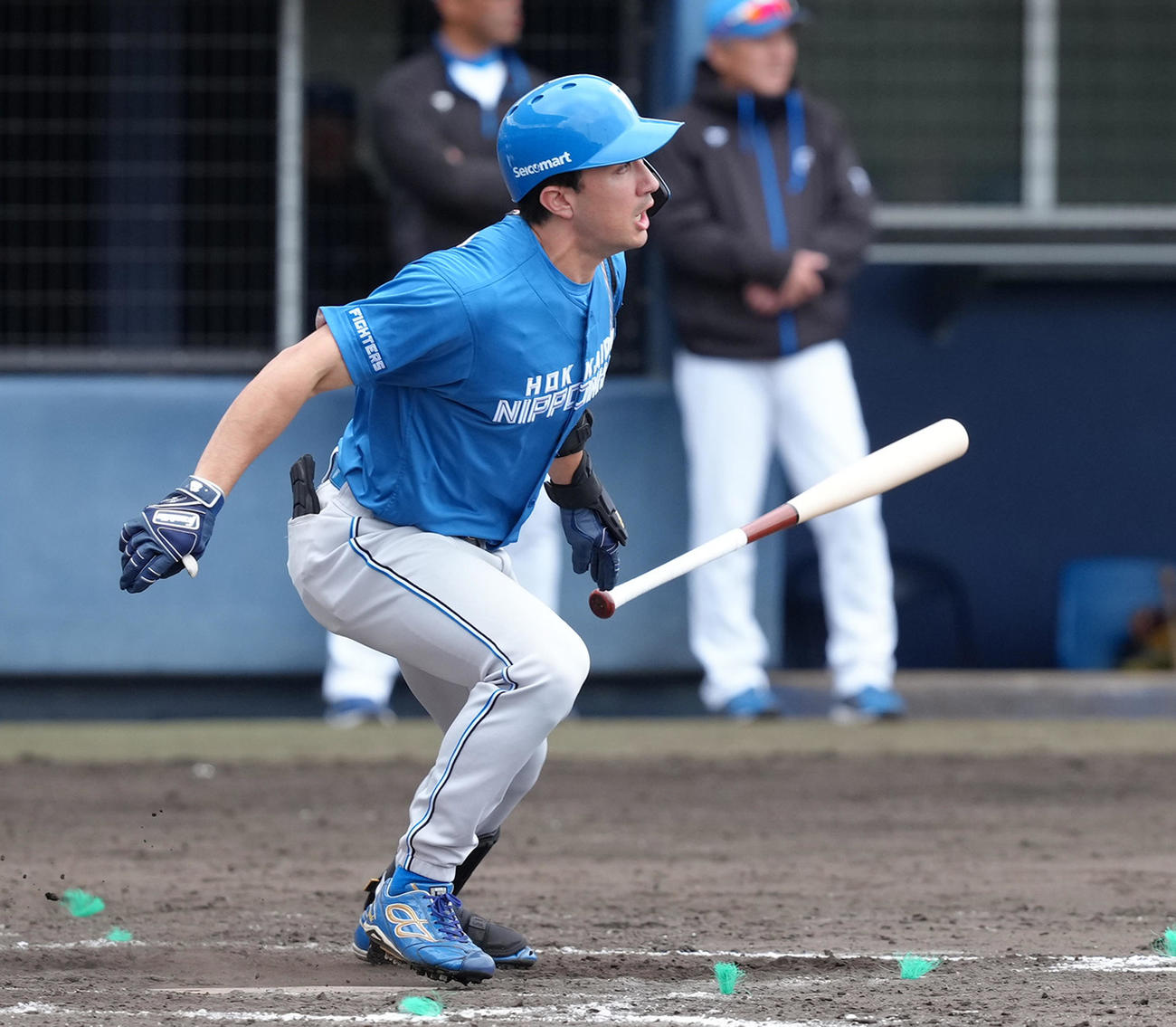 日本ハム紅白戦　紅組対白組　9回表紅組1死満塁、山口は2点適時打を放つ（撮影・足立雅史）