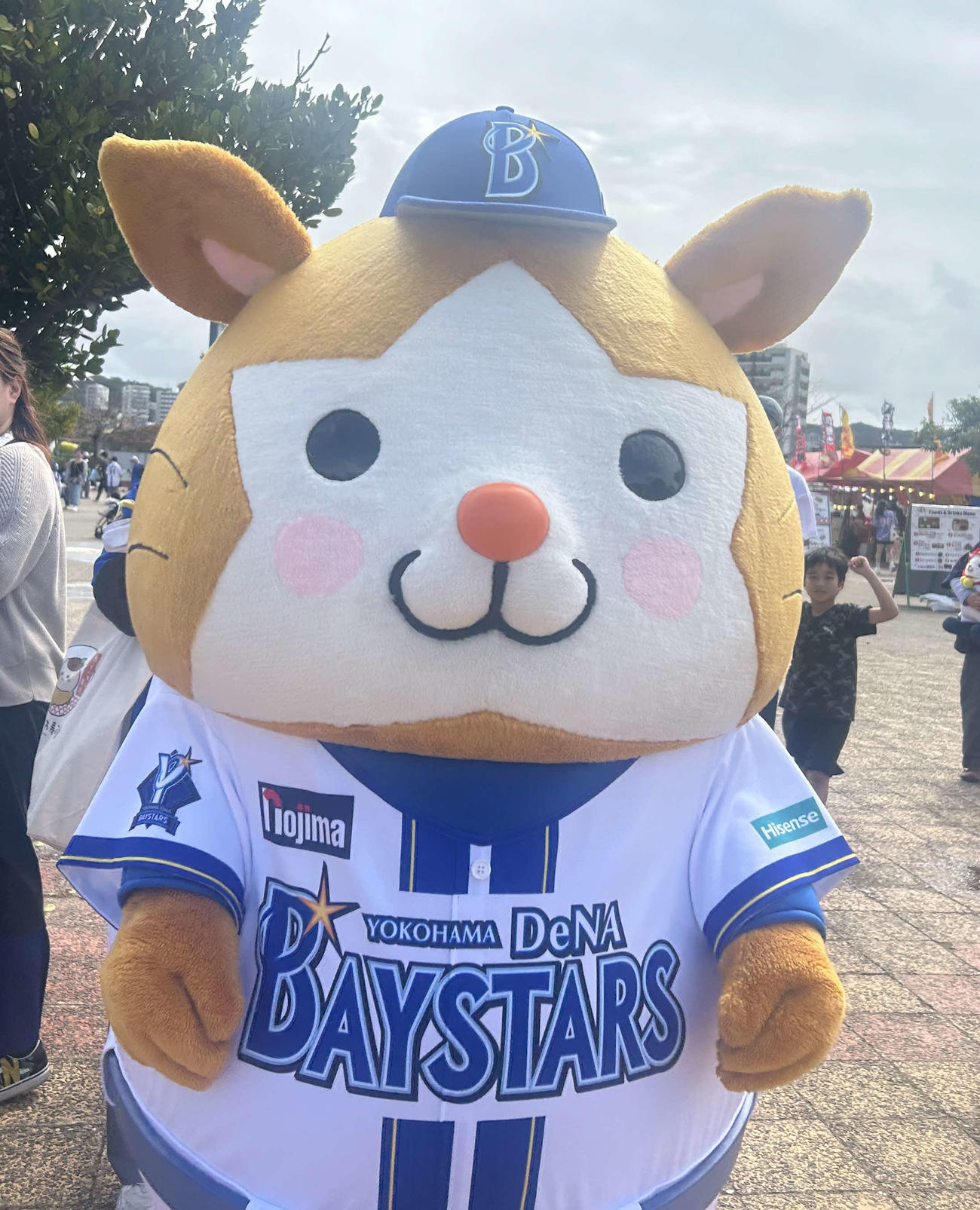 沖縄・宜野湾キャンプに登場したDeNA球団マスコットキャラクターのDB．スターマン