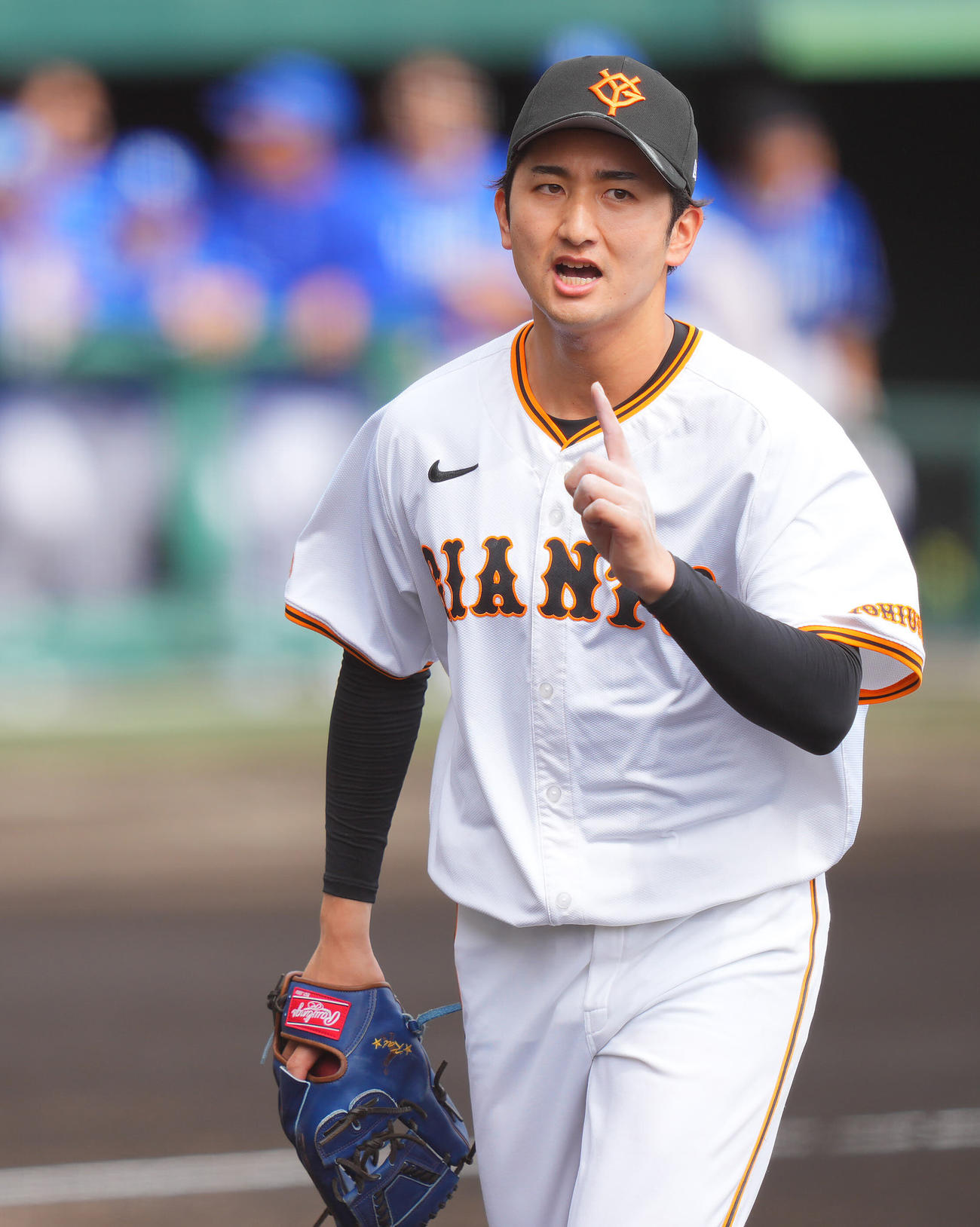 巨人対サムスン　4回表サムスンの攻撃を無失点に抑え声をあげる巨人横川（撮影・垰建太）
