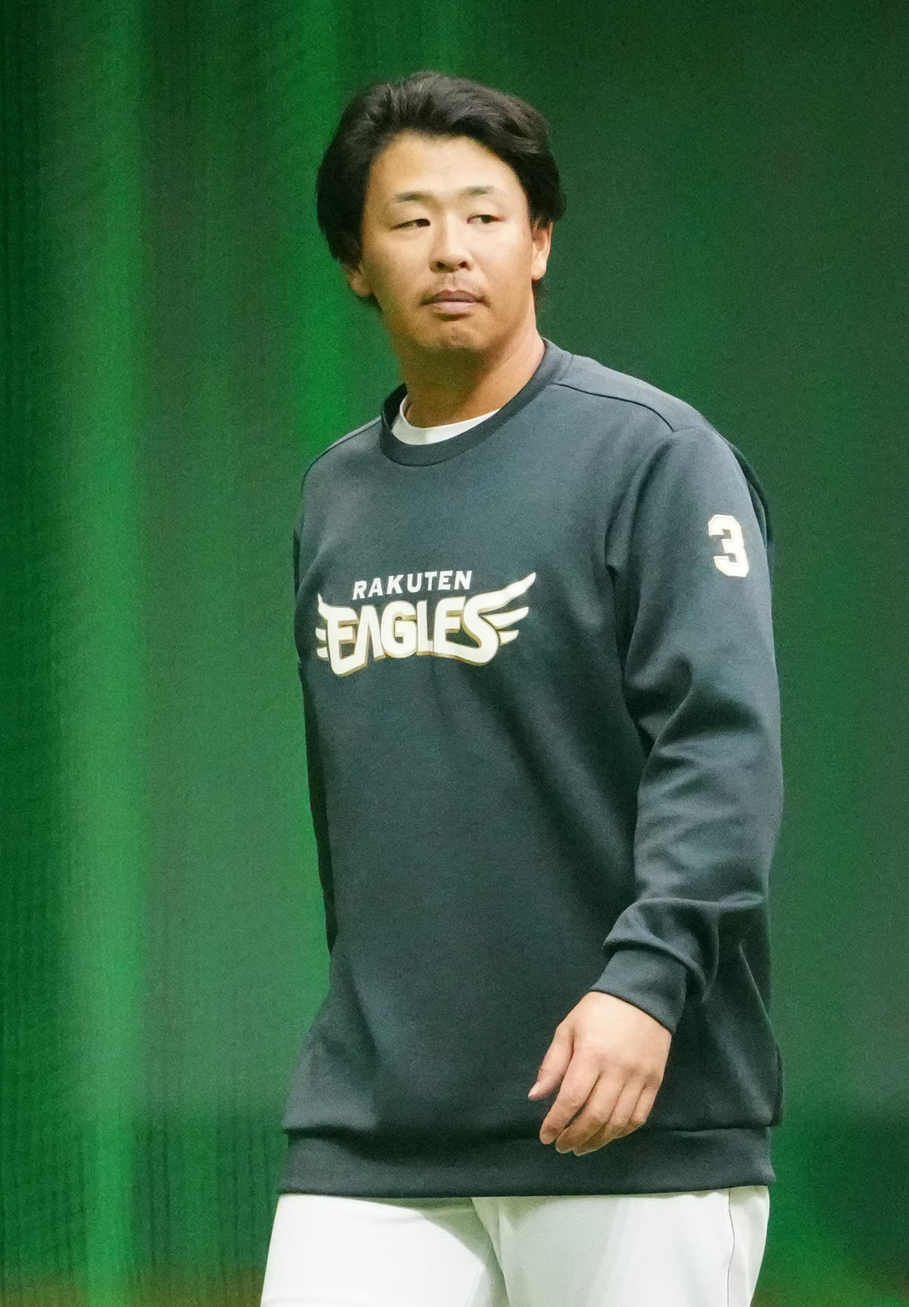 日本ハム対楽天　試合前、練習に臨む楽天浅村（撮影・江口和貴）