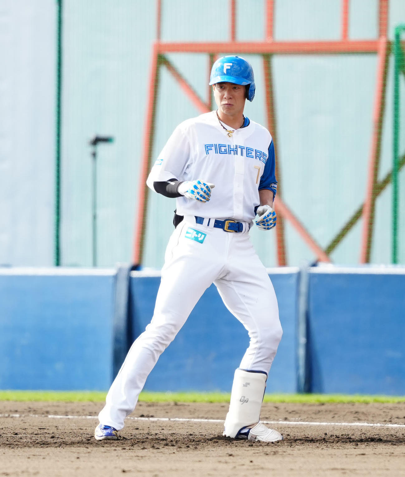 日本ハム対楽天　7回裏日本ハム2死一塁、左前打を放った松本剛（撮影・江口和貴）
