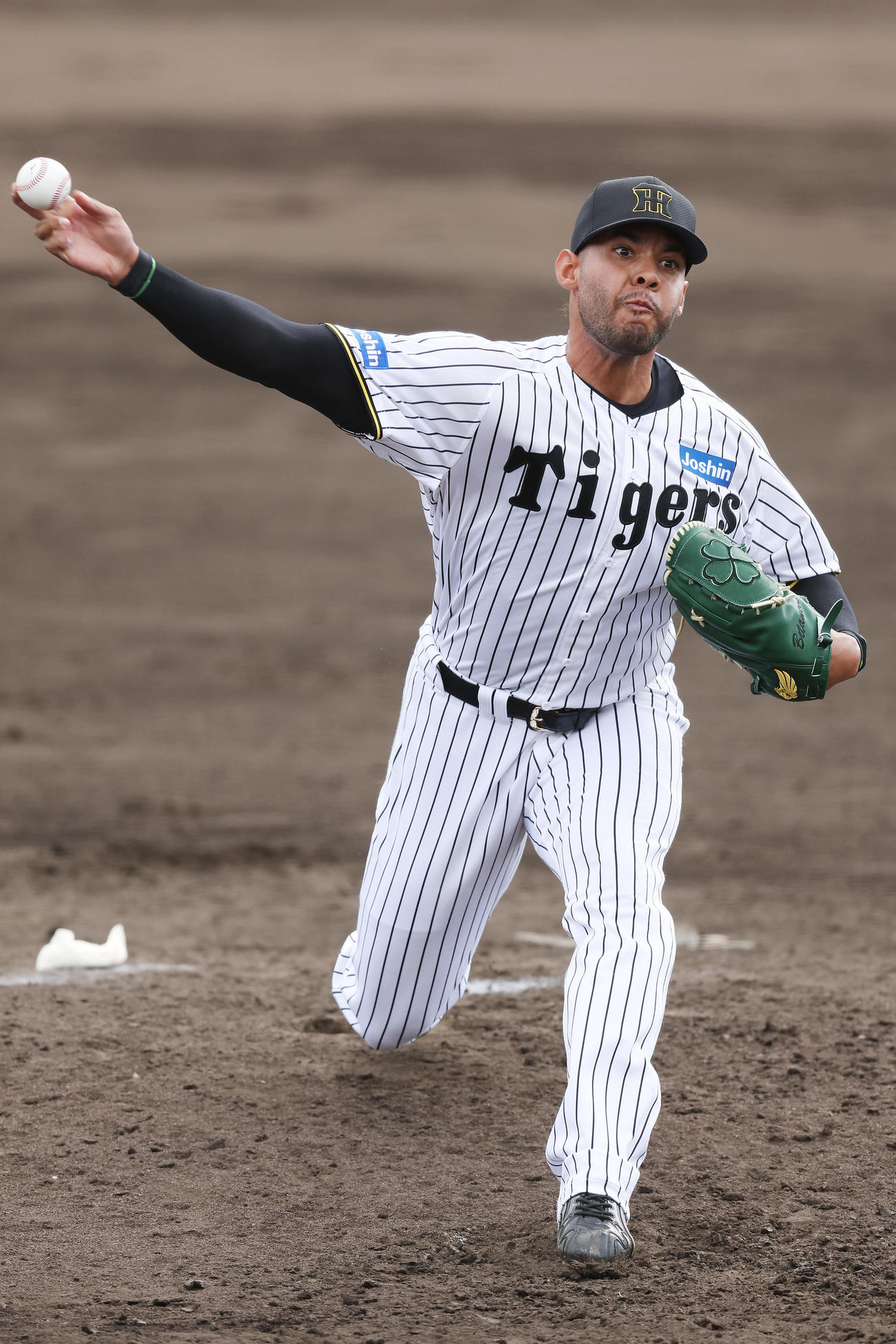 阪神対広島　阪神3番手のベタンセス（撮影・前田充）