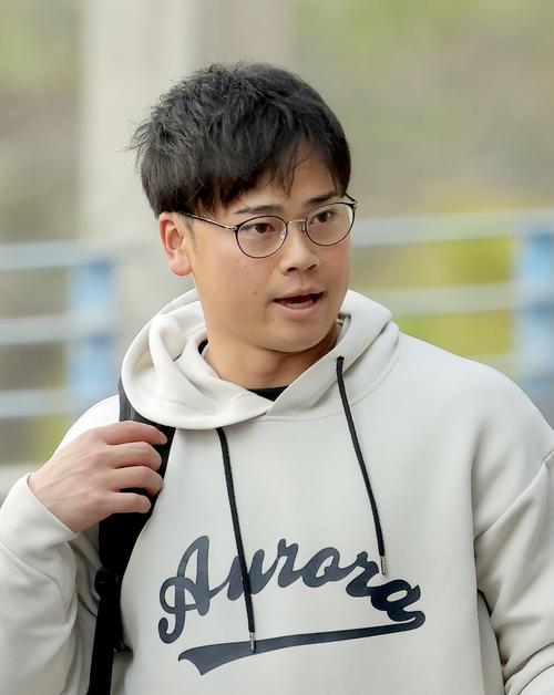 ヤクルト】丸山和郁は視力2・0が負担に、あえて“目が悪くなるメガネ 
