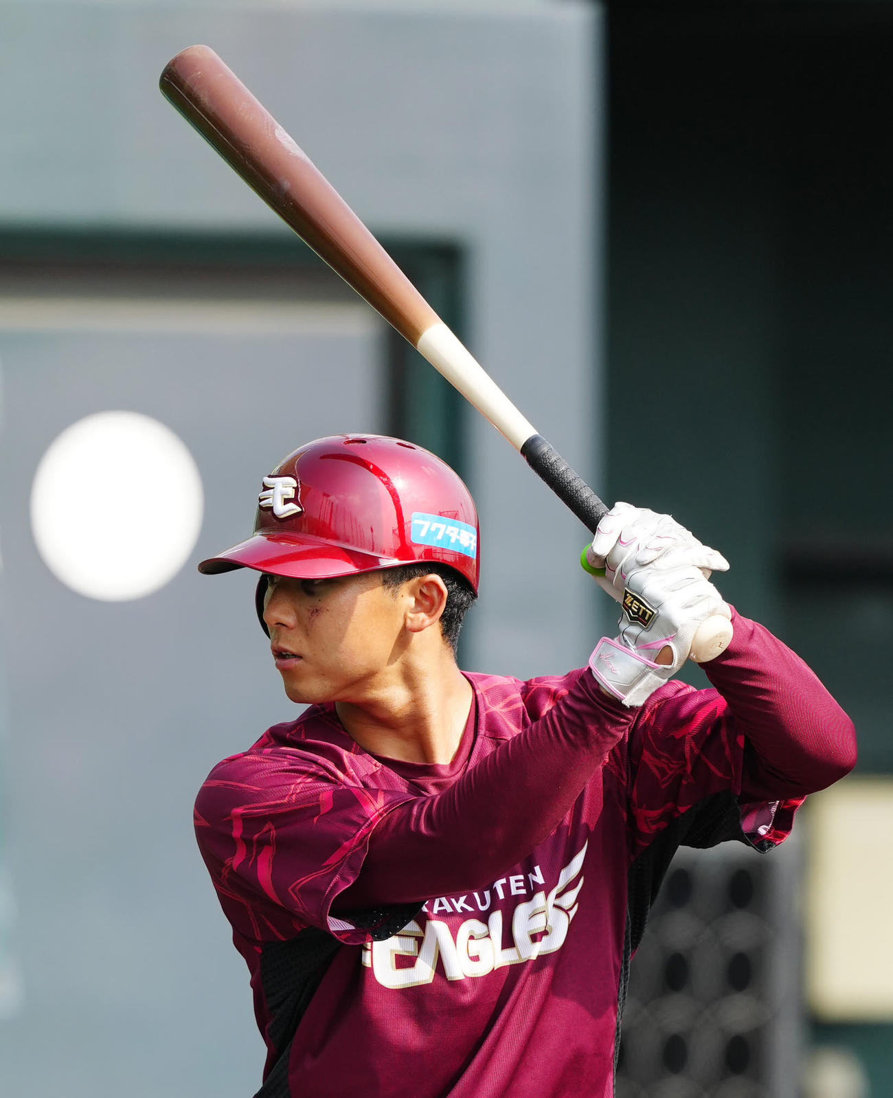 通常メニュー後、特打に臨む楽天宗山（撮影・江口和貴）