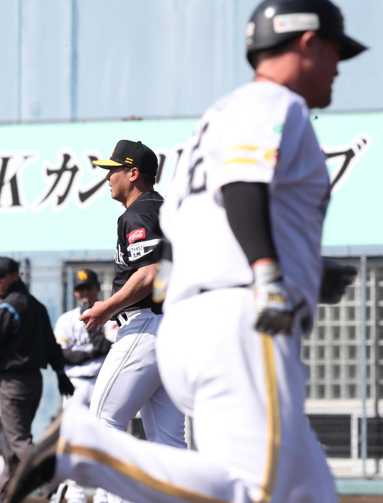 紅白戦　2回裏白無死、リチャードに中越え本塁打を浴びた浜口（撮影・梅根麻紀）