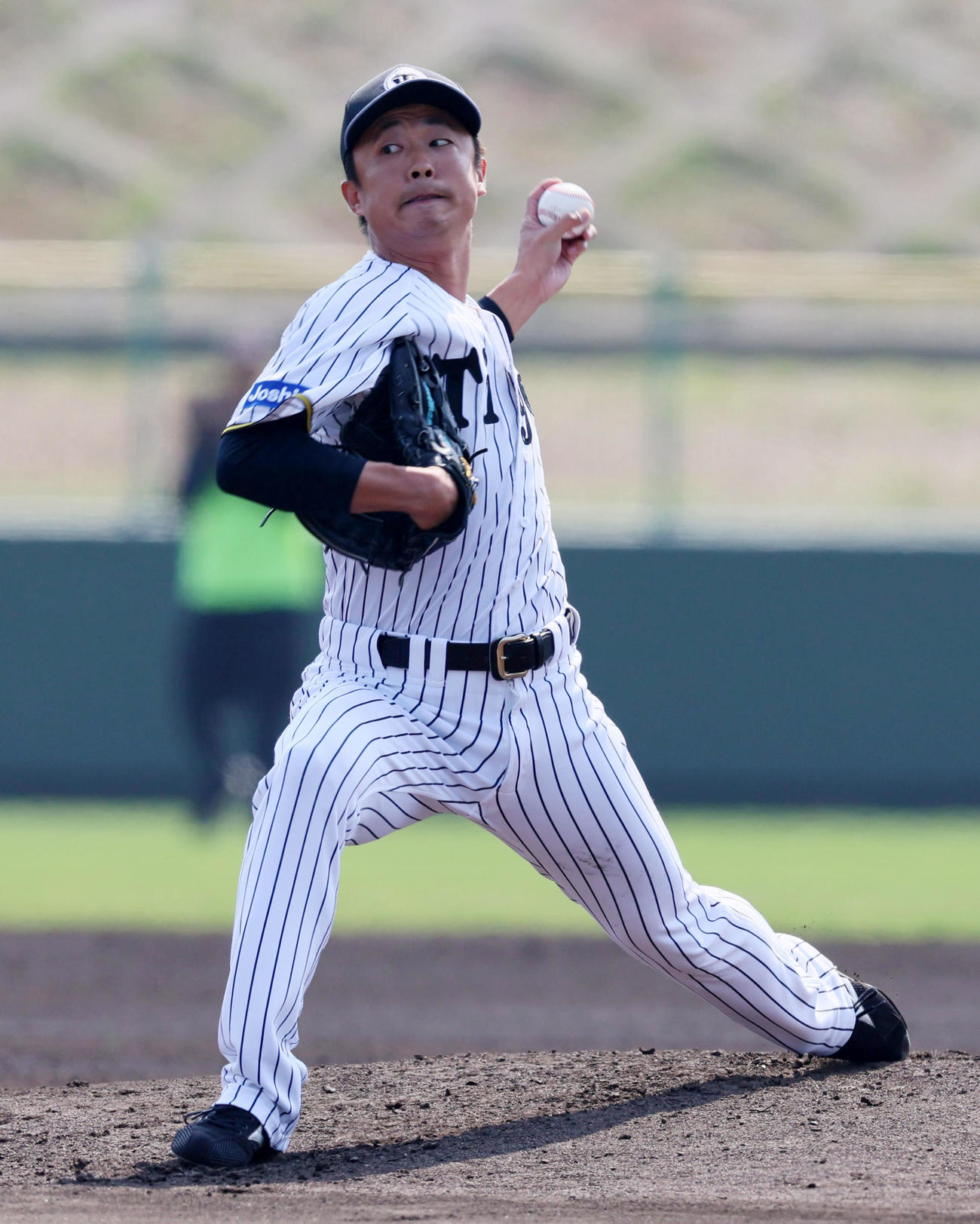 シート打撃に登板した島本（撮影・加藤哉）