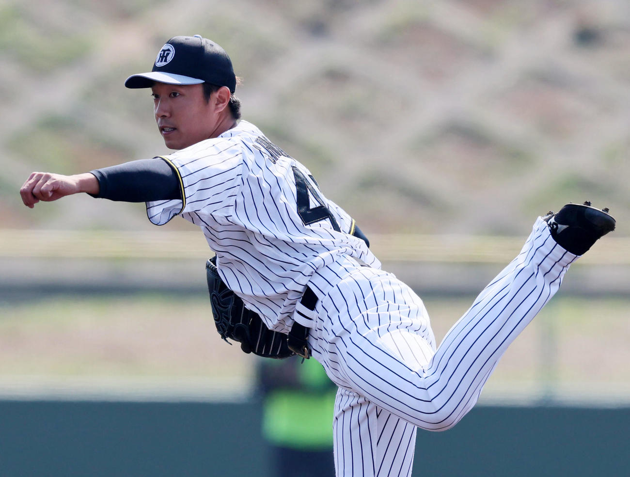 シート打撃に登板した島本（撮影・加藤哉）