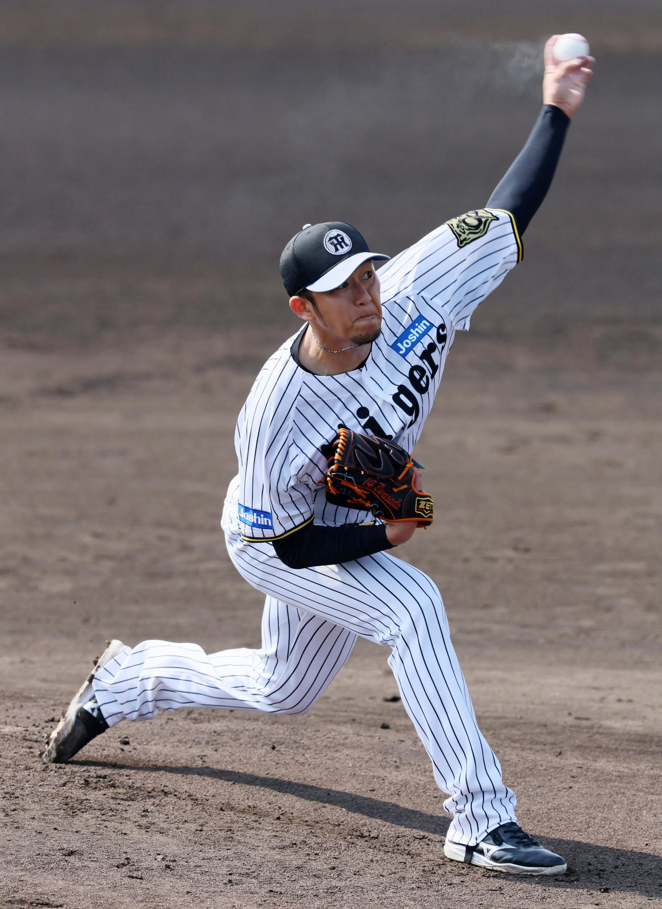 シート打撃練に登板した岩貞（撮影・加藤哉）