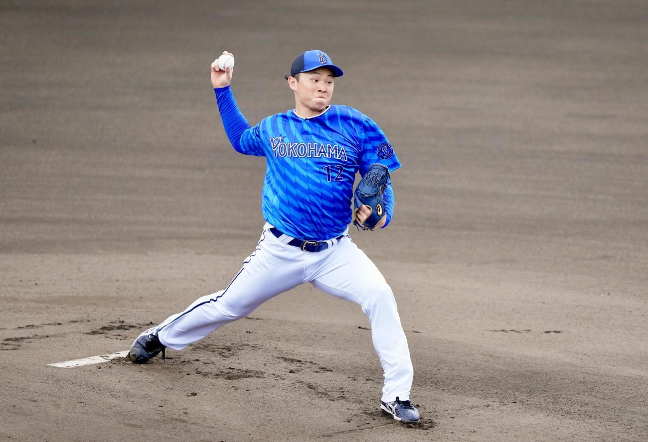 ライブBPで投球するDeNA竹田（撮影・横山健太）