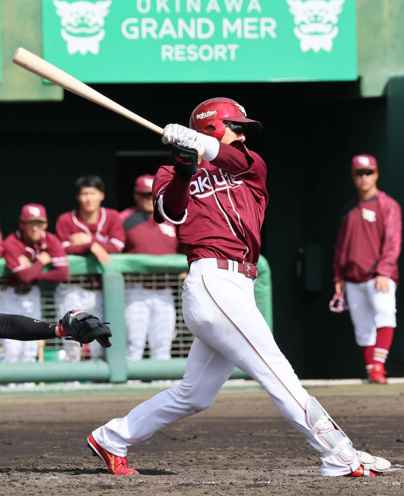 練習試合広島対楽天　4回表楽天無死満塁、宗山は右適時打を放つ（（撮影・加藤孝規）