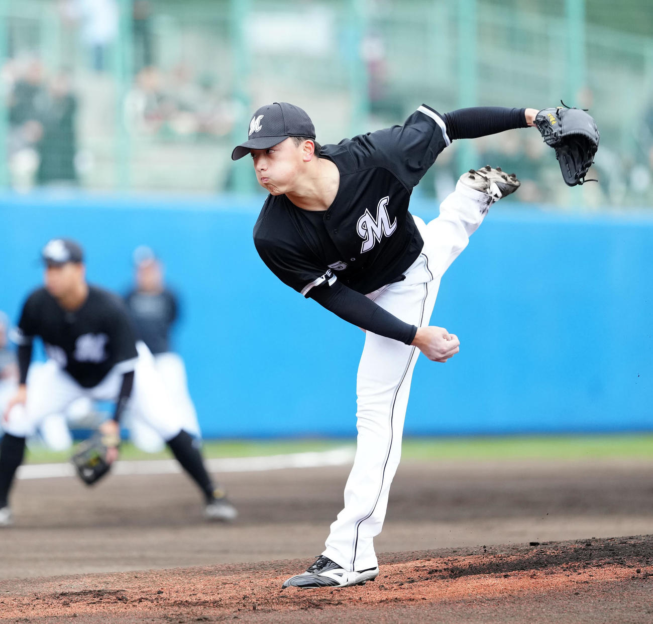 ヤクルト対ロッテ　ロッテ先発の田中晴（撮影・江口和貴）