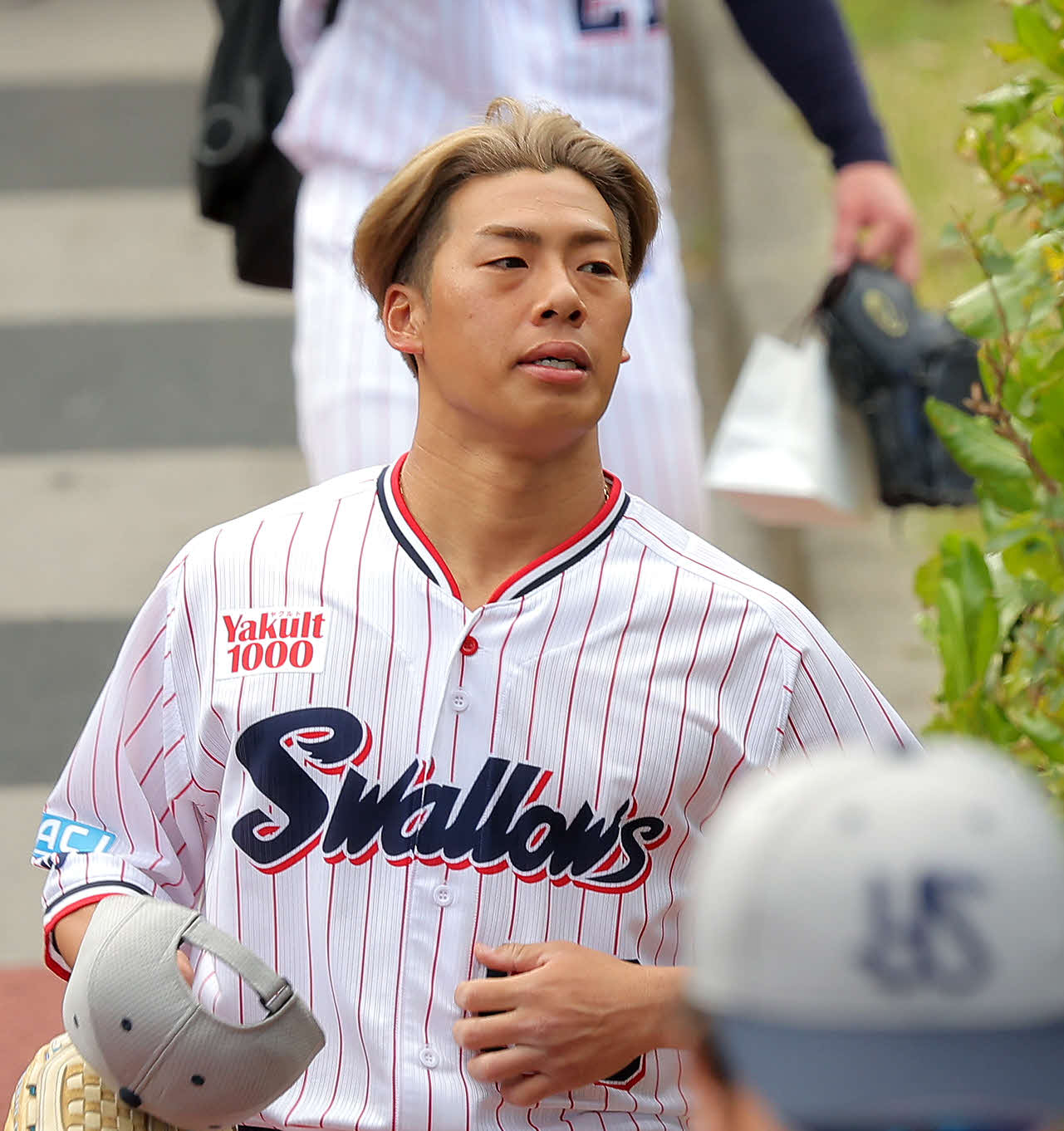 ヤクルト春季キャンプ　10日目　移動するヤクルト山野太一＝2025年2月10日　