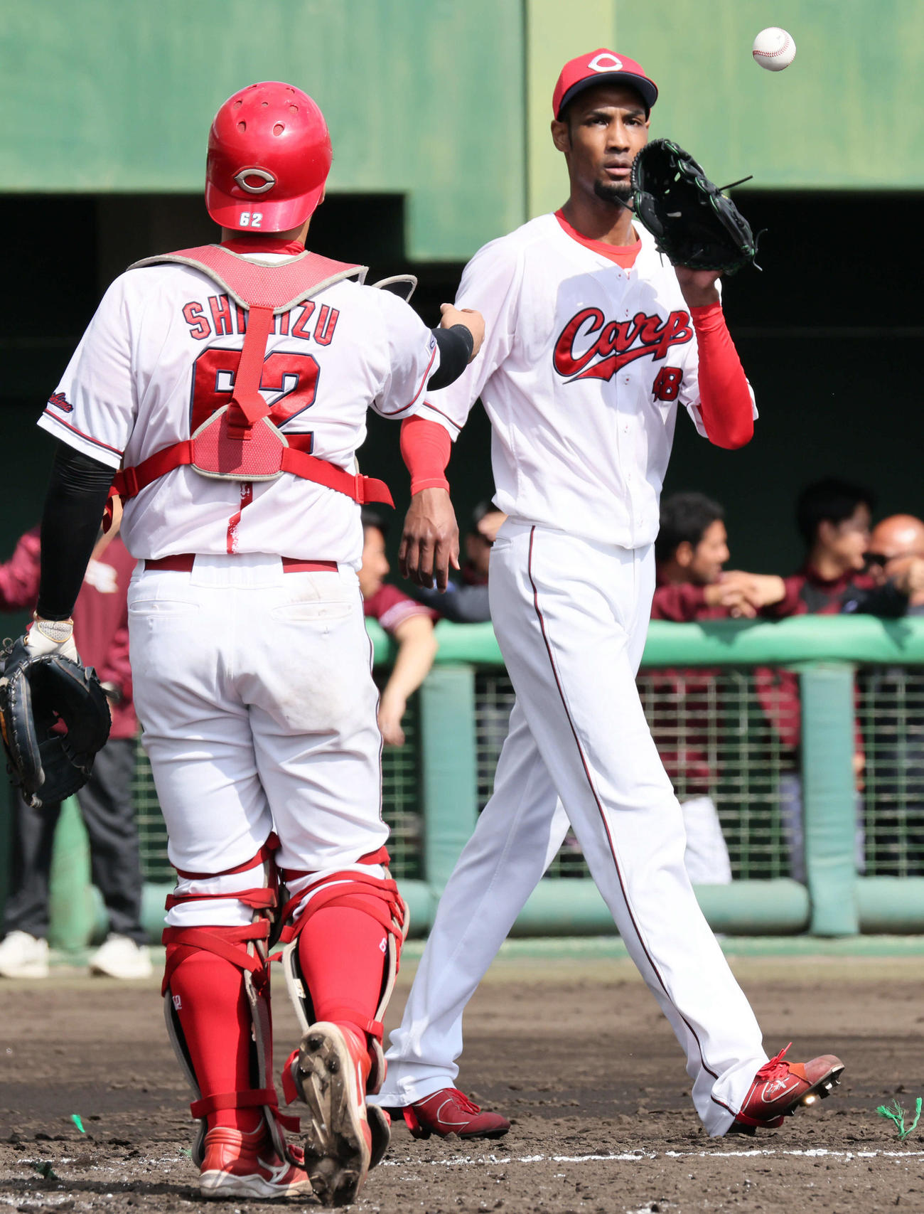練習試合広島対楽天　4回表楽天無死満塁、宗山に右適時打を浴びたアドゥワ（撮影・加藤孝規）