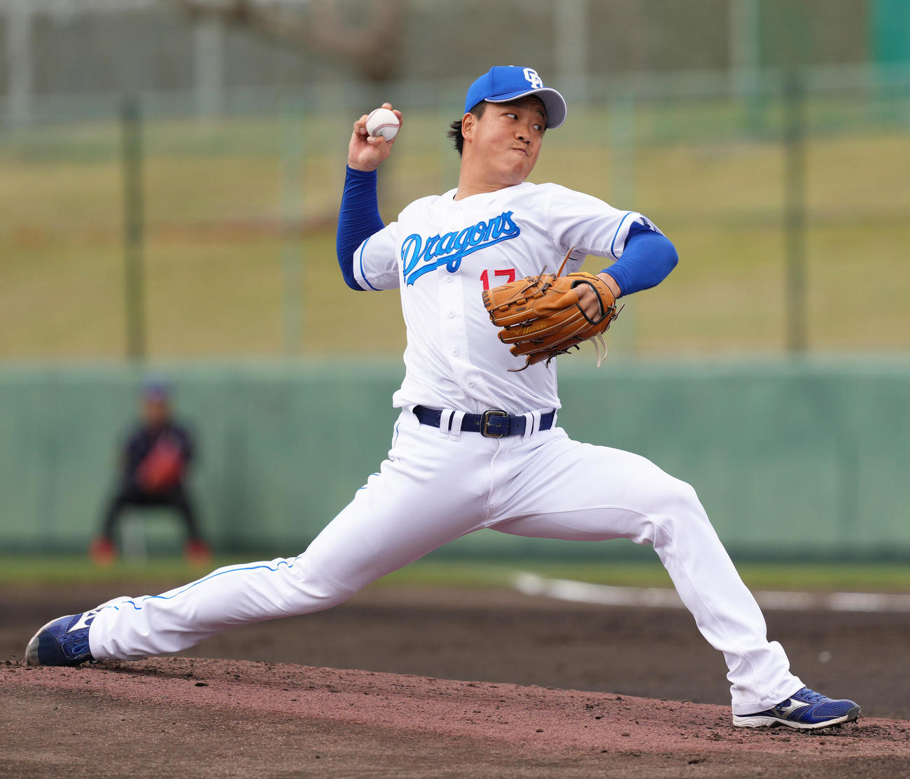 中日対日本ハム　中日先発の柳（撮影・足立雅史）