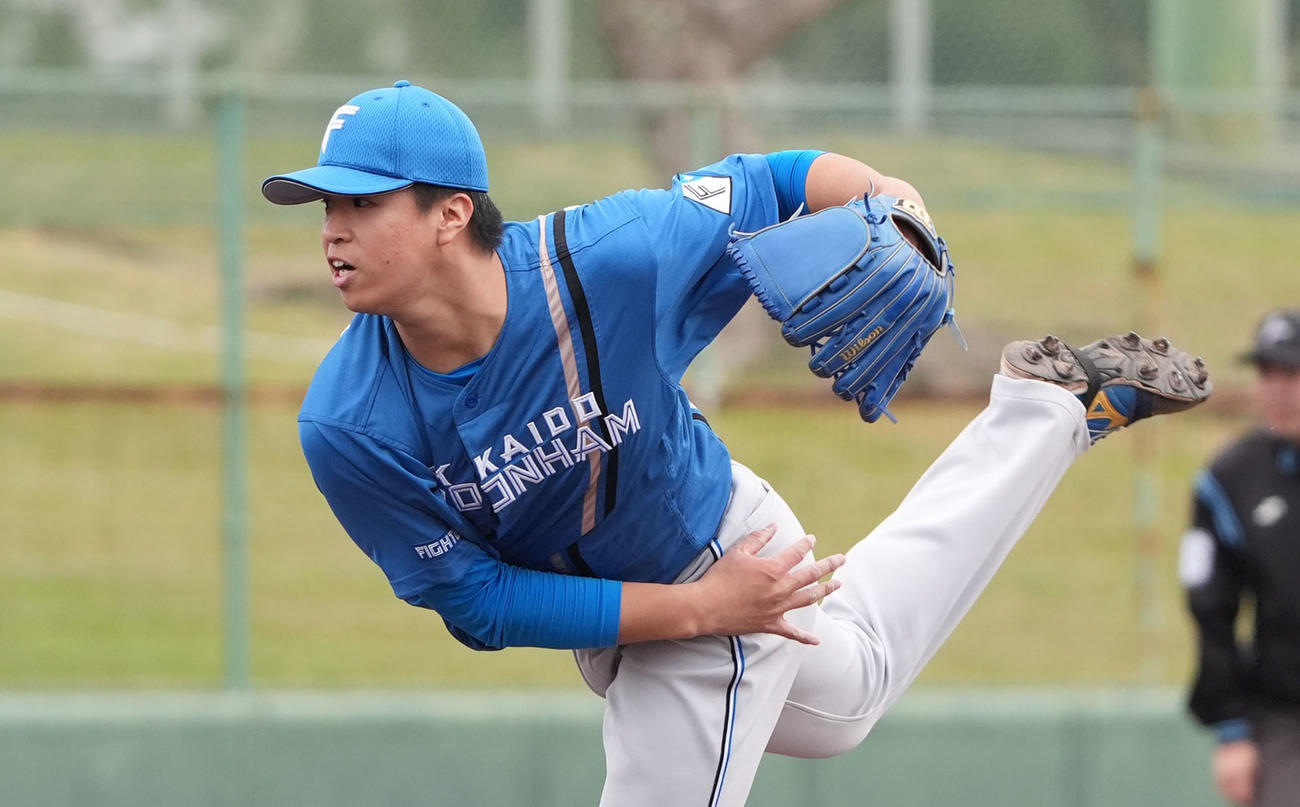 中日対日本ハム　9回裏、日本ハム8番手で登板する松岡（撮影・森本幸一）