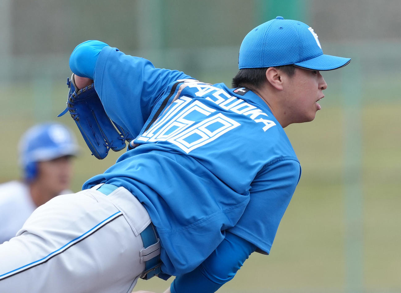 中日対日本ハム　背番号「168」で登板した日本ハム松岡（撮影・足立雅史）
