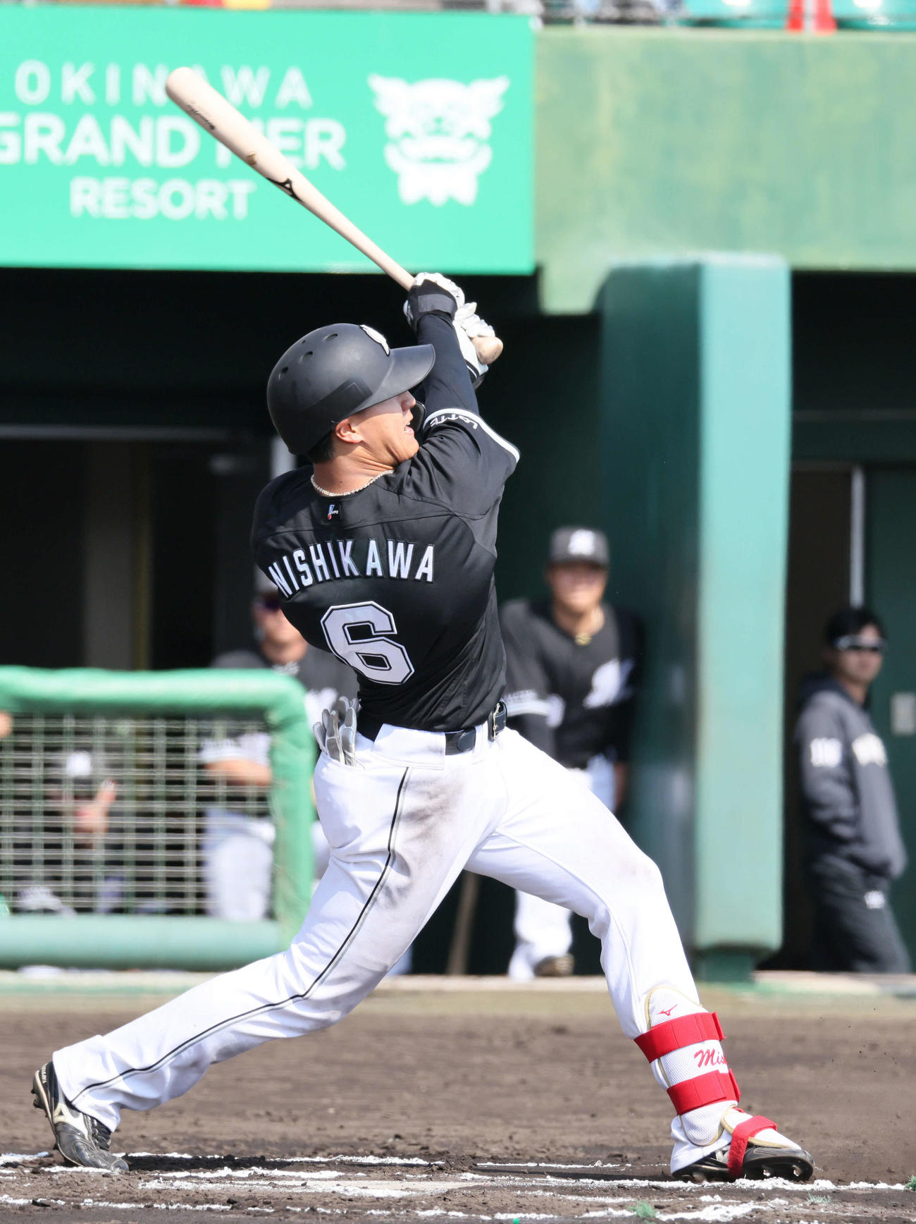 練習試合広島対ロッテ　6回表ロッテ無死二塁、西川は先制右中間越え適時三塁打を放つ（撮影・加藤孝規）