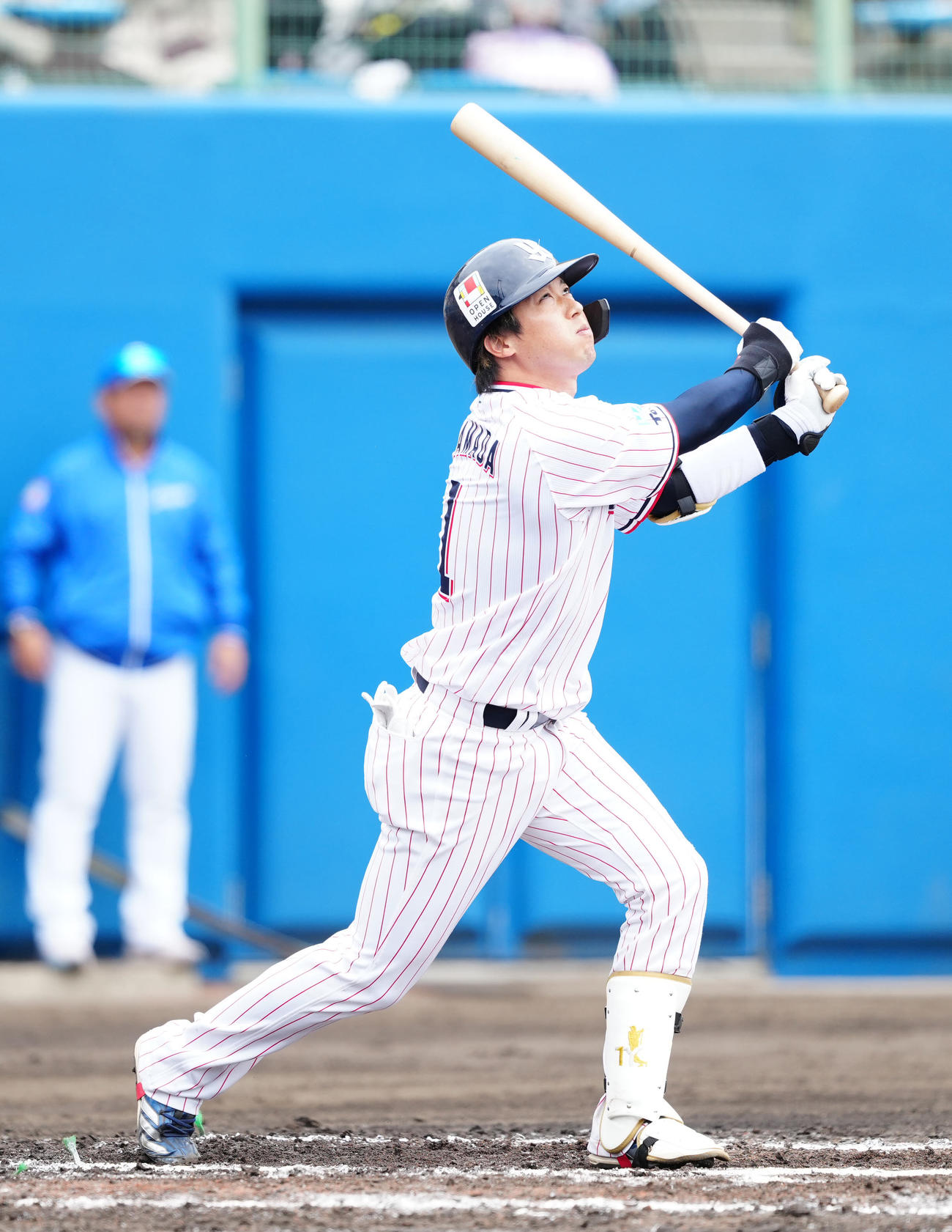 ヤクルト対中日　3回表ヤクルト1死一塁、右前打を放つ山田（撮影・江口和貴）