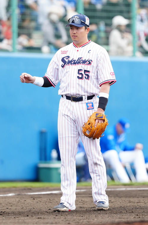 ヤクルト】村上宗隆「4番サード」今季初実戦 左中間二塁打に