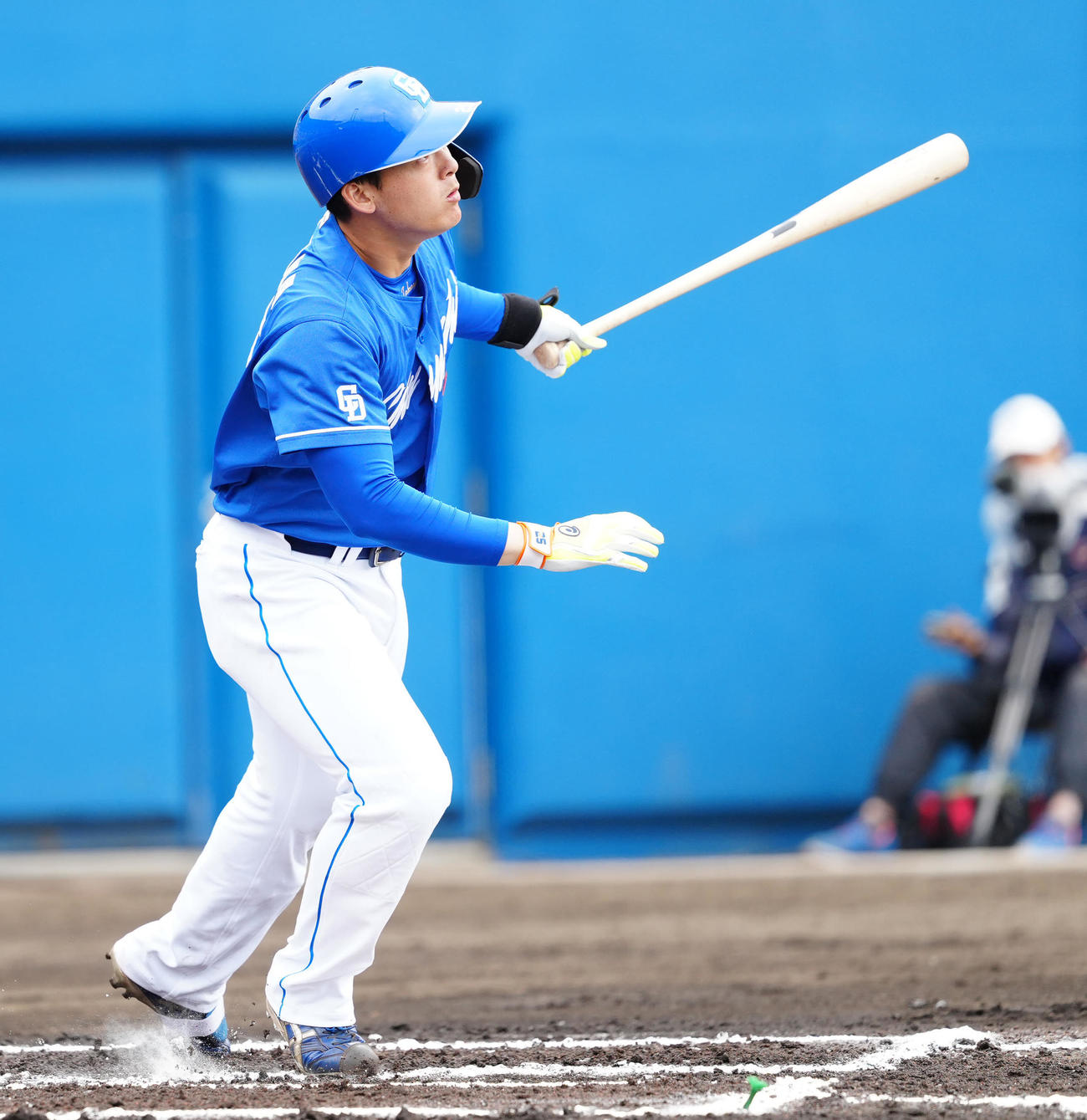 ヤクルト対中日　6回裏中日2死、ソロ本塁打を放つ石川昂（撮影・江口和貴）