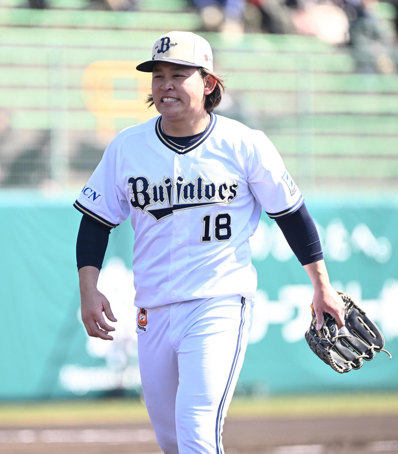 オリックス対セガサミー　初回にピンチを招き悔しがるオリックス宮城（撮影・和賀正仁）