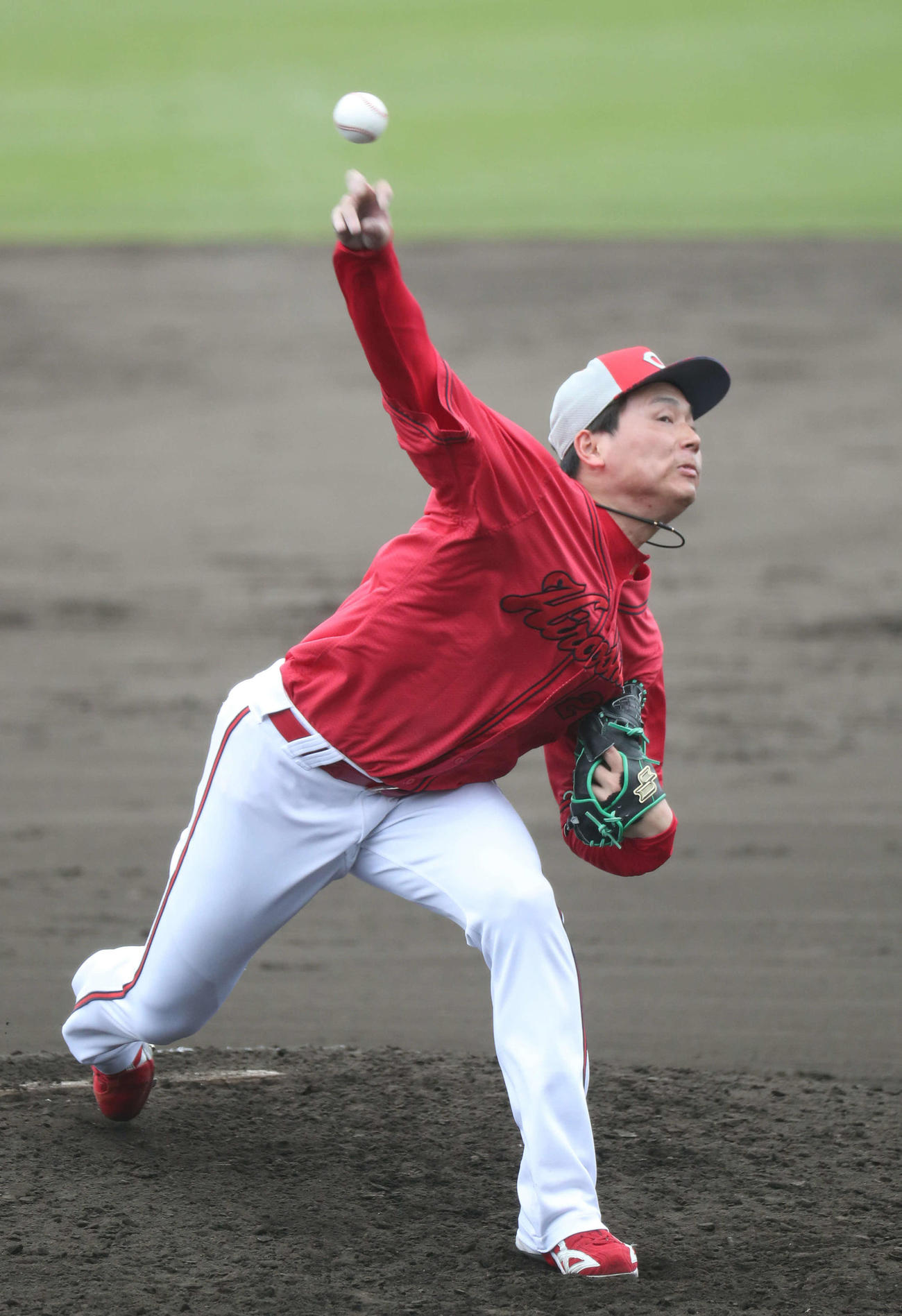 シート打撃に登板した栗林