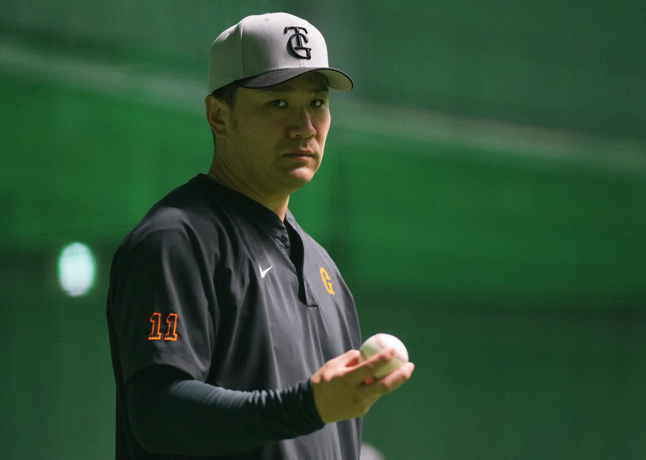投球練習する巨人田中将（撮影・垰建太）