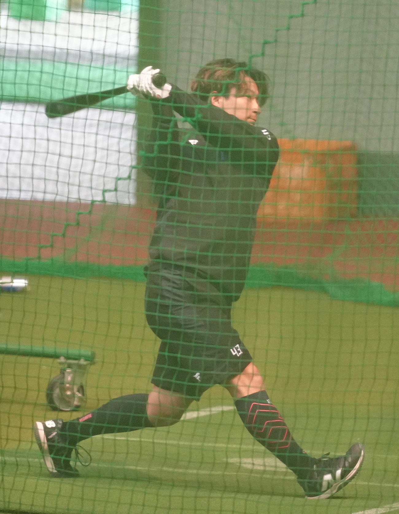 個別で打撃練習する日本ハム水野（撮影・足立雅史）
