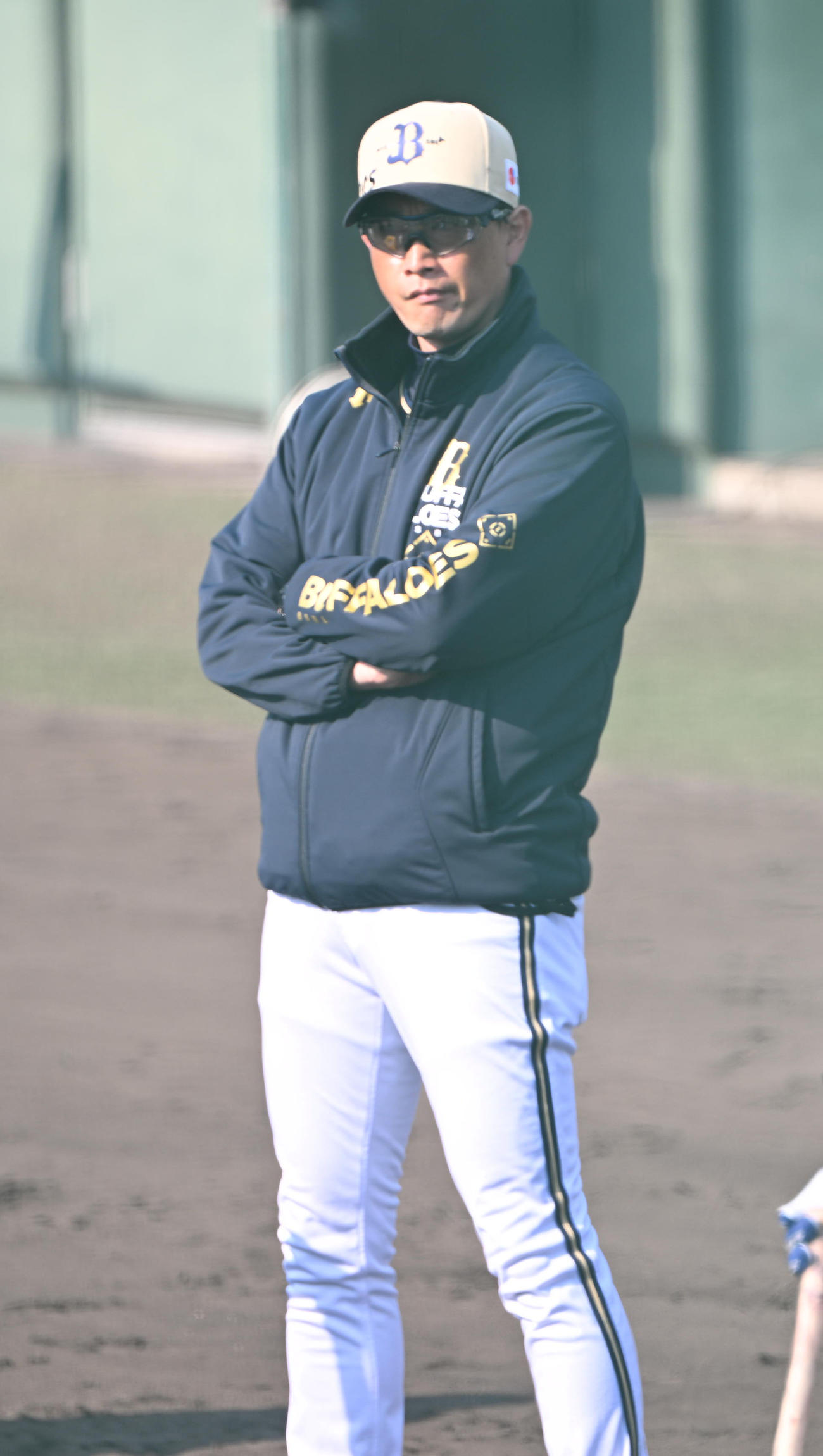 練習を見るオリックス岸田監督（撮影・和賀正仁）