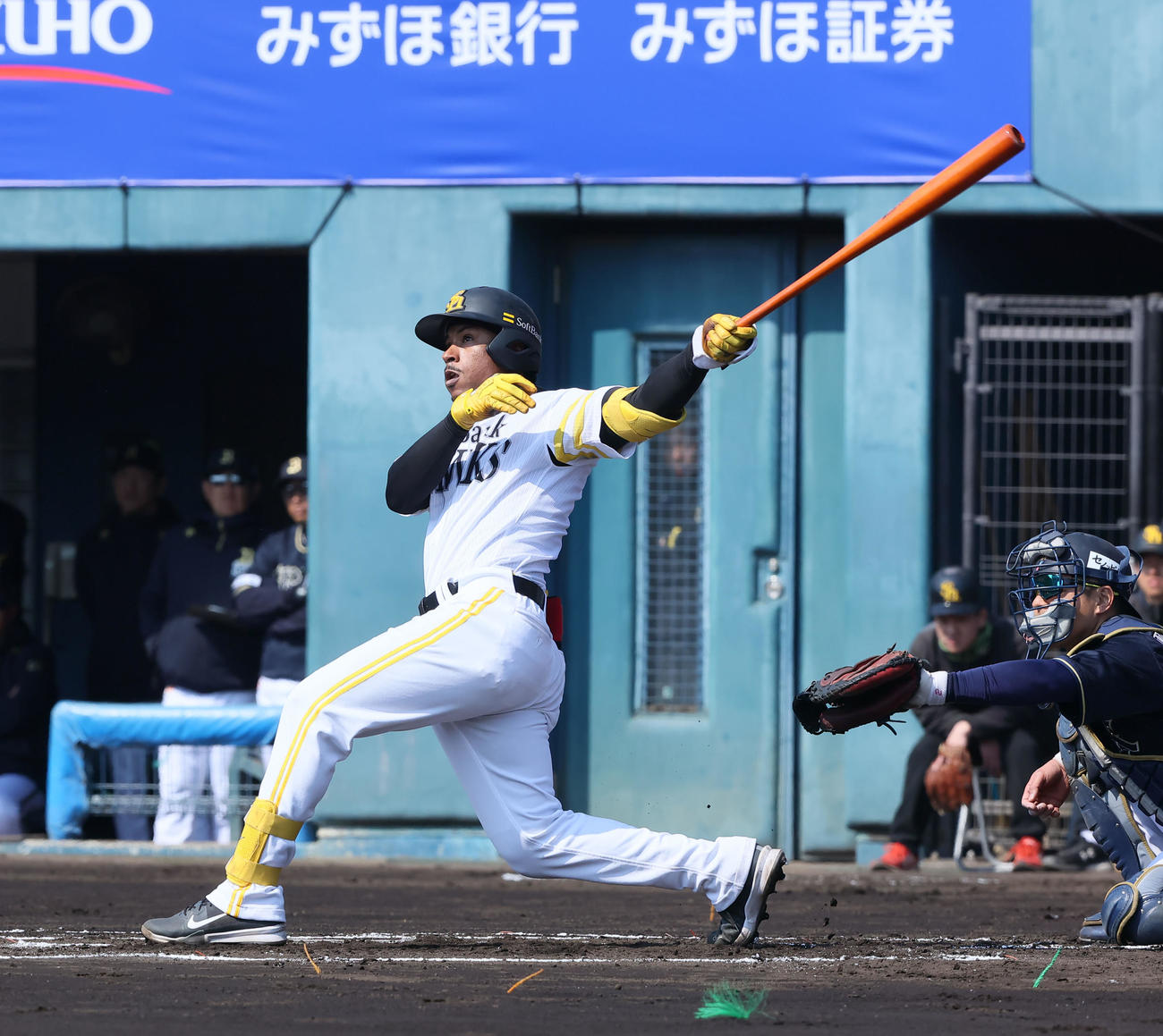 ソフトバンク対オリックス　1回裏ソフトバンク無死、ダウンズは本塁打を放つ（撮影・梅根麻紀）