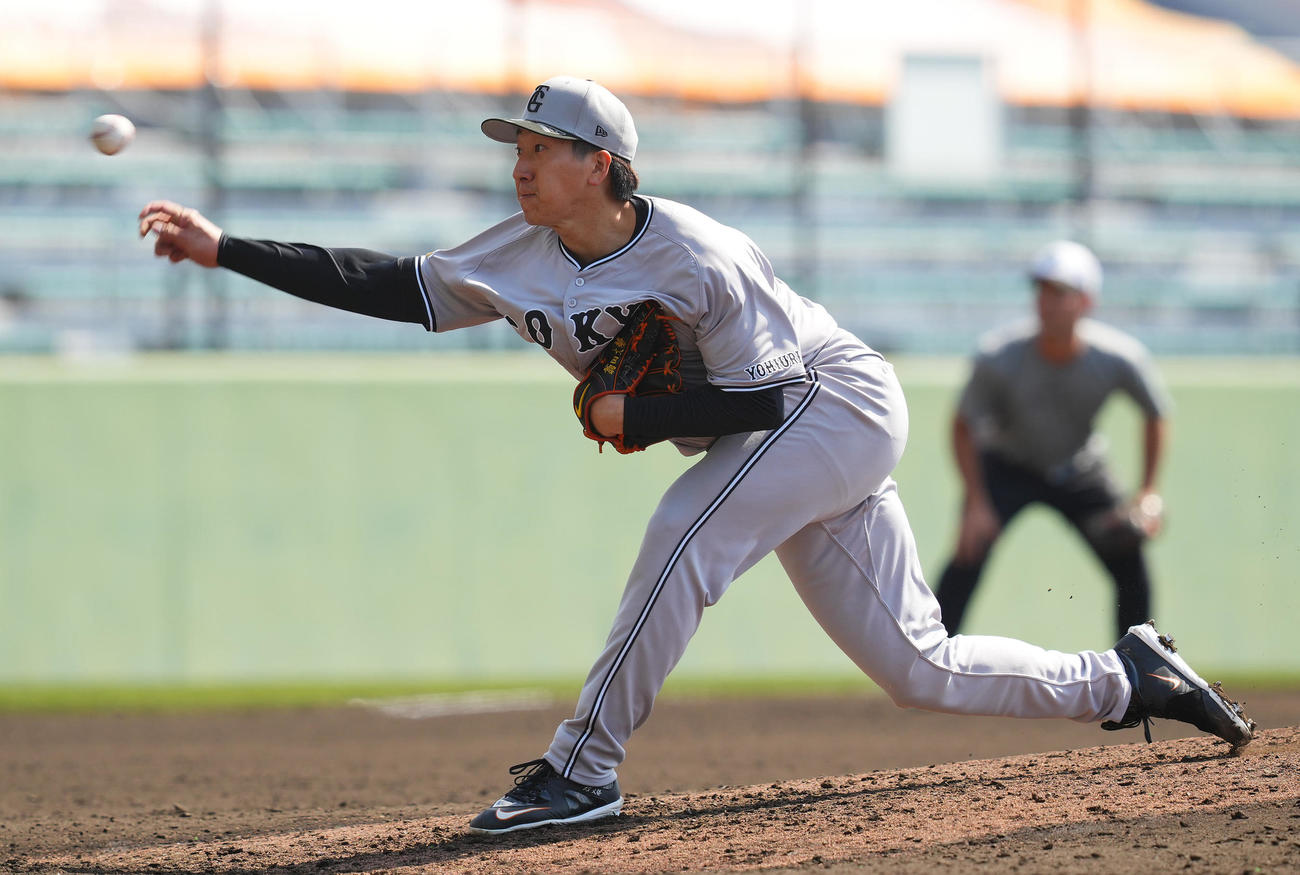 ライブBPに登板する巨人大勢（撮影・垰建太）