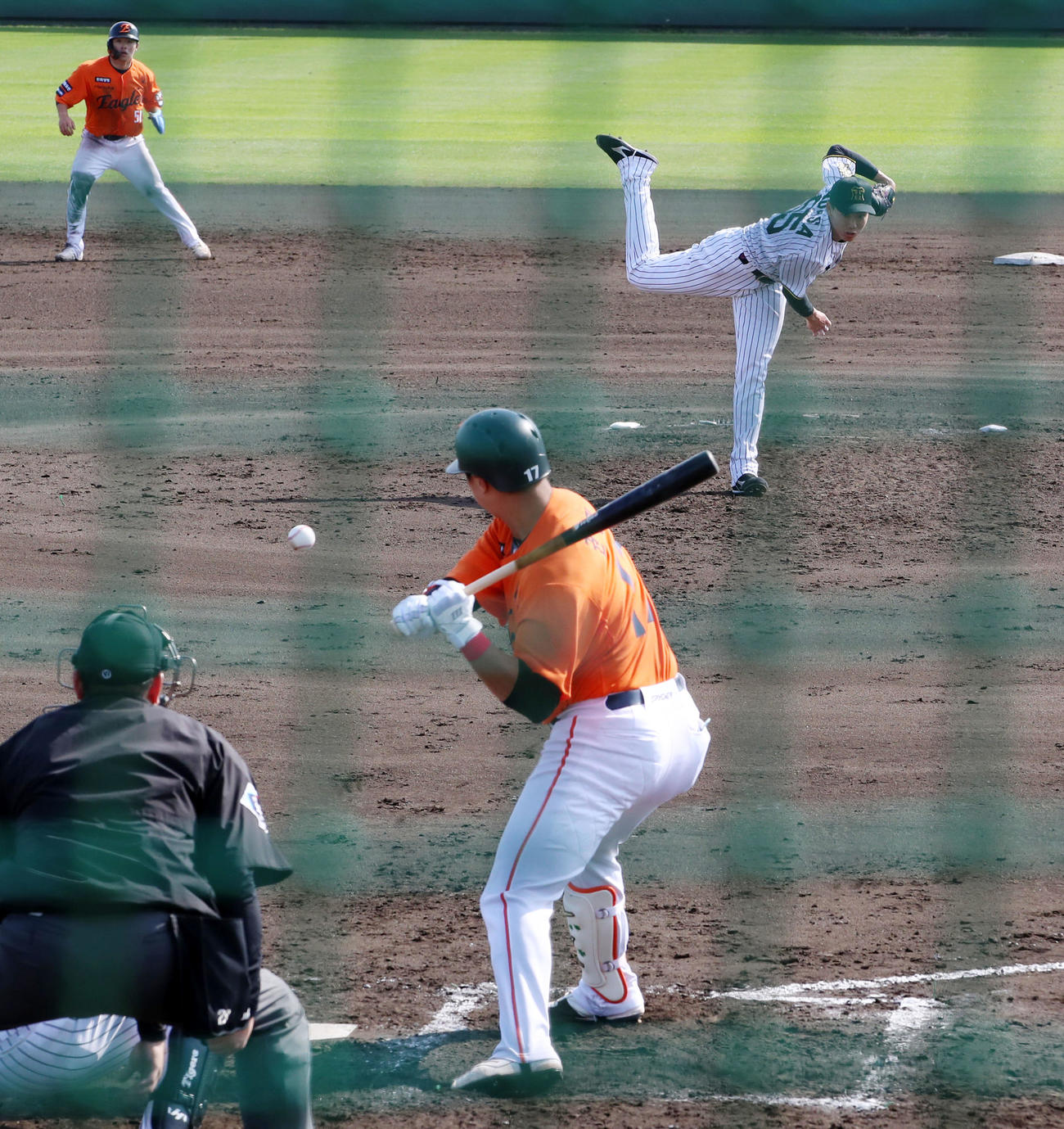 阪神対ハンファ　7回表ハンファ2死二、三塁、湯浅はクォン・グァンミンから三振を奪う（撮影・加藤哉）