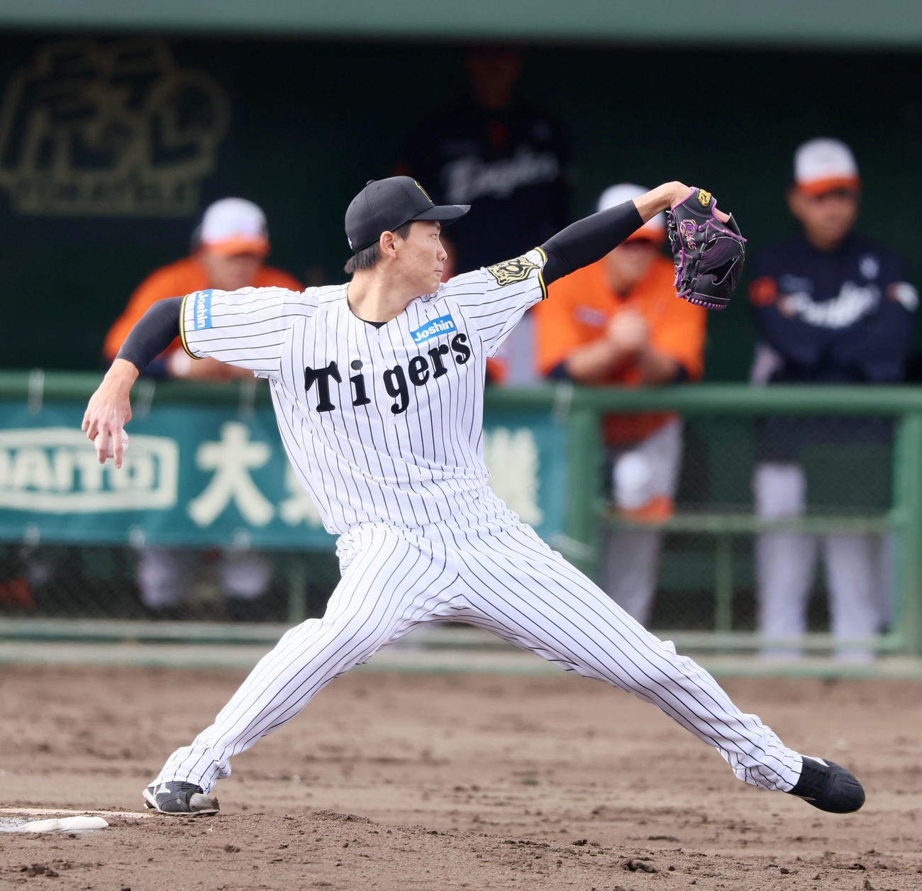 阪神対ハンファ　7回表、ハンファ戦に登板した湯浅（撮影・加藤哉）