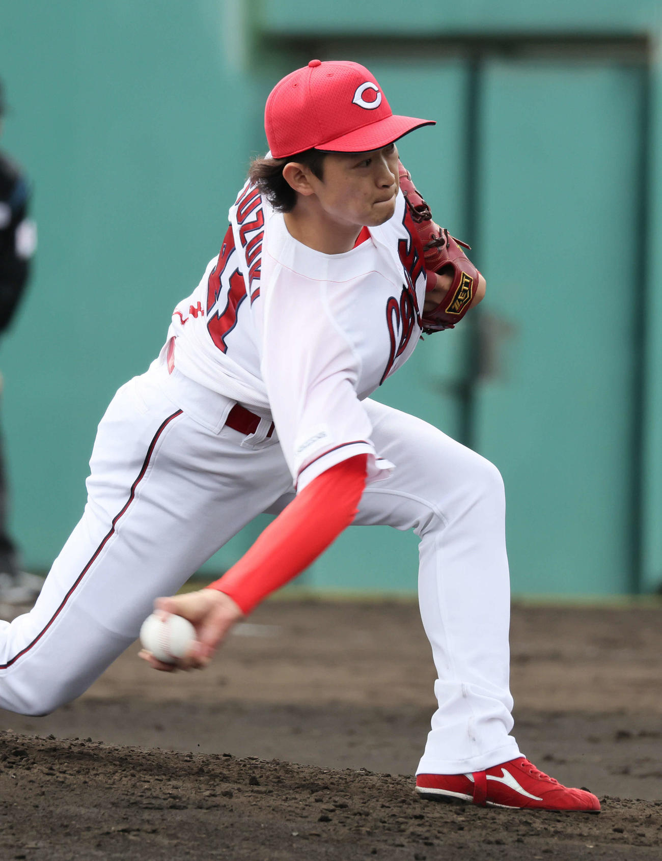 4回表KIA、広島2番手の鈴木（撮影・加藤孝規）