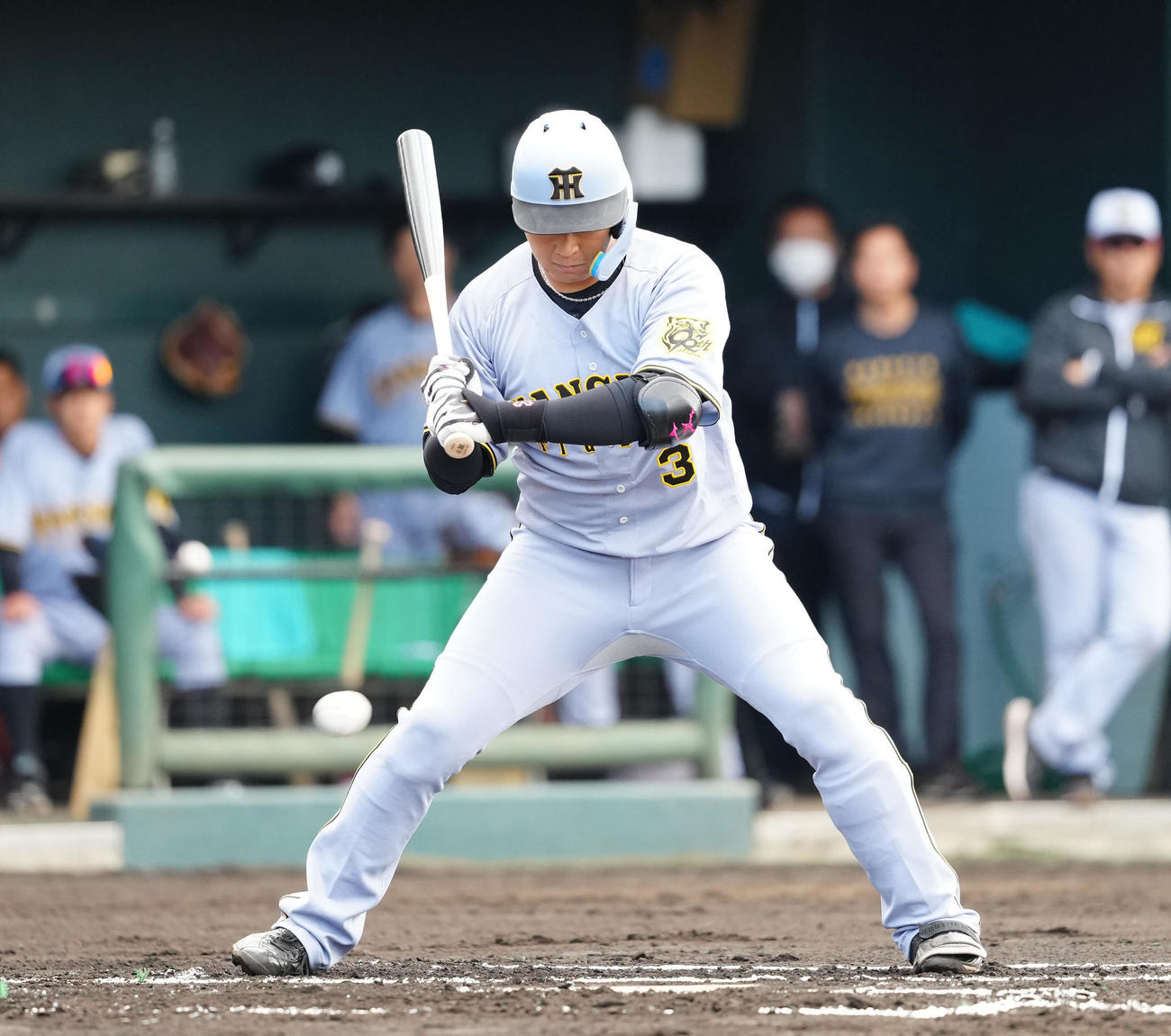 楽天対阪神　1回表阪神2死一、二塁、見逃しの三振に倒れる大山（撮影・江口和貴）