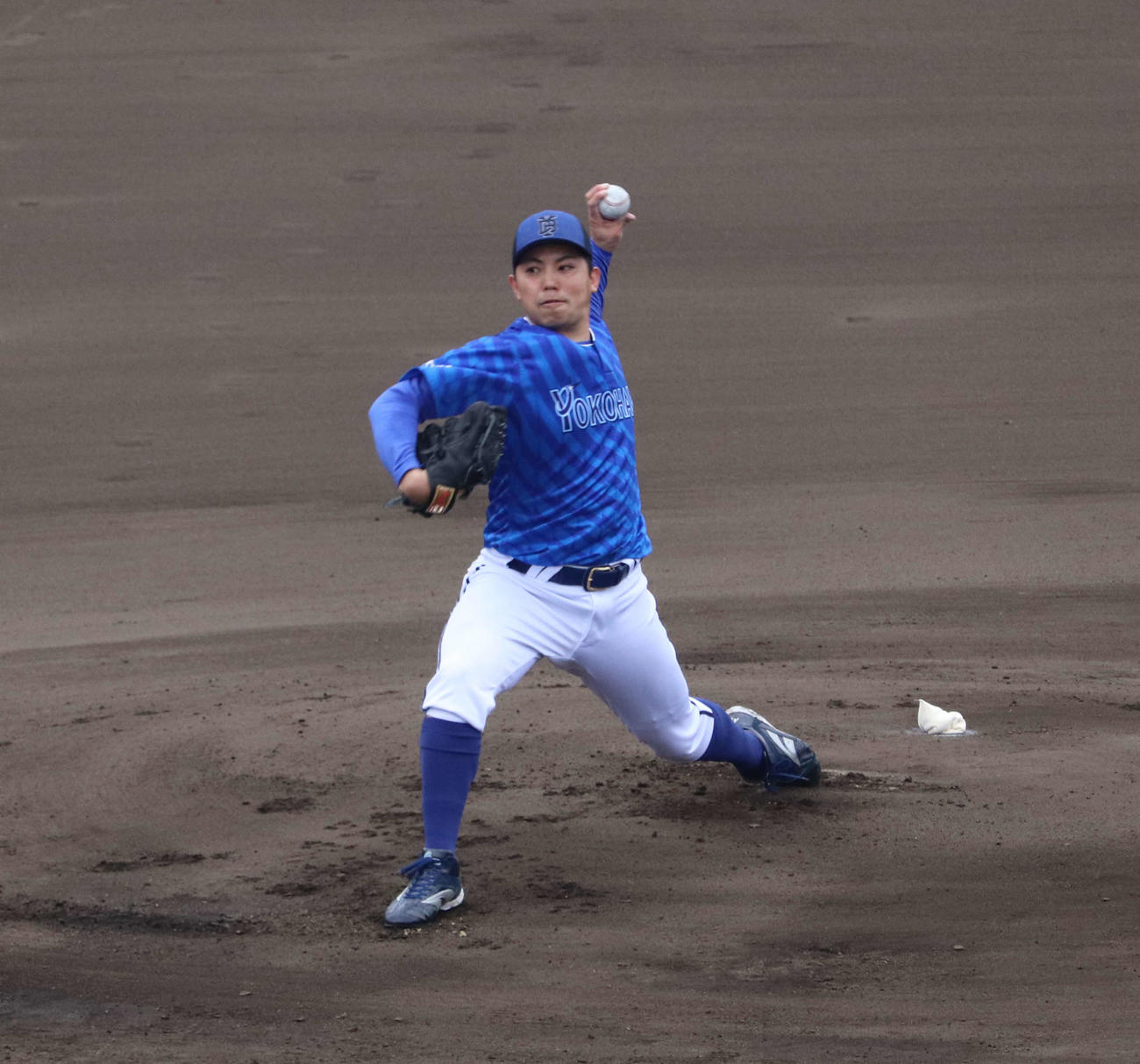 ライブBPに登板したDeNA東（撮影・小早川宗一郎）