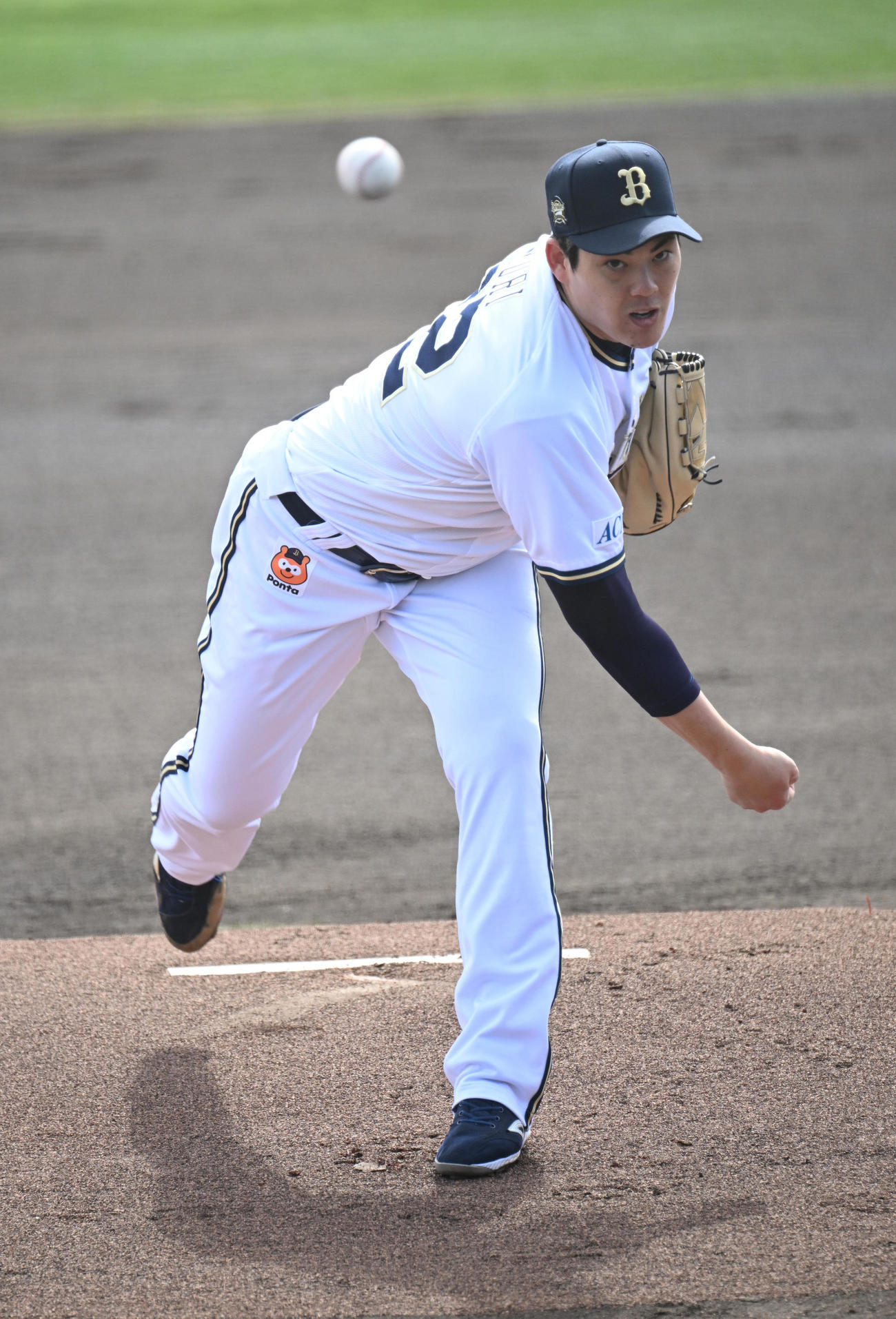 オリックス対ソフトバンク　先発するオリックス九里（撮影・和賀正仁）