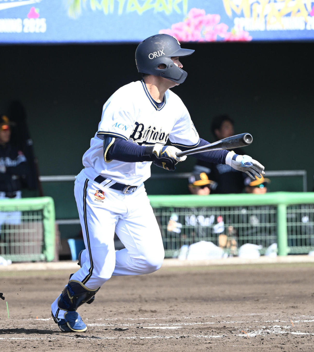 オリックス対ソフトバンク　3回裏オリックス1死一、二塁、中前適時打を放つ山中（撮影・和賀正仁）