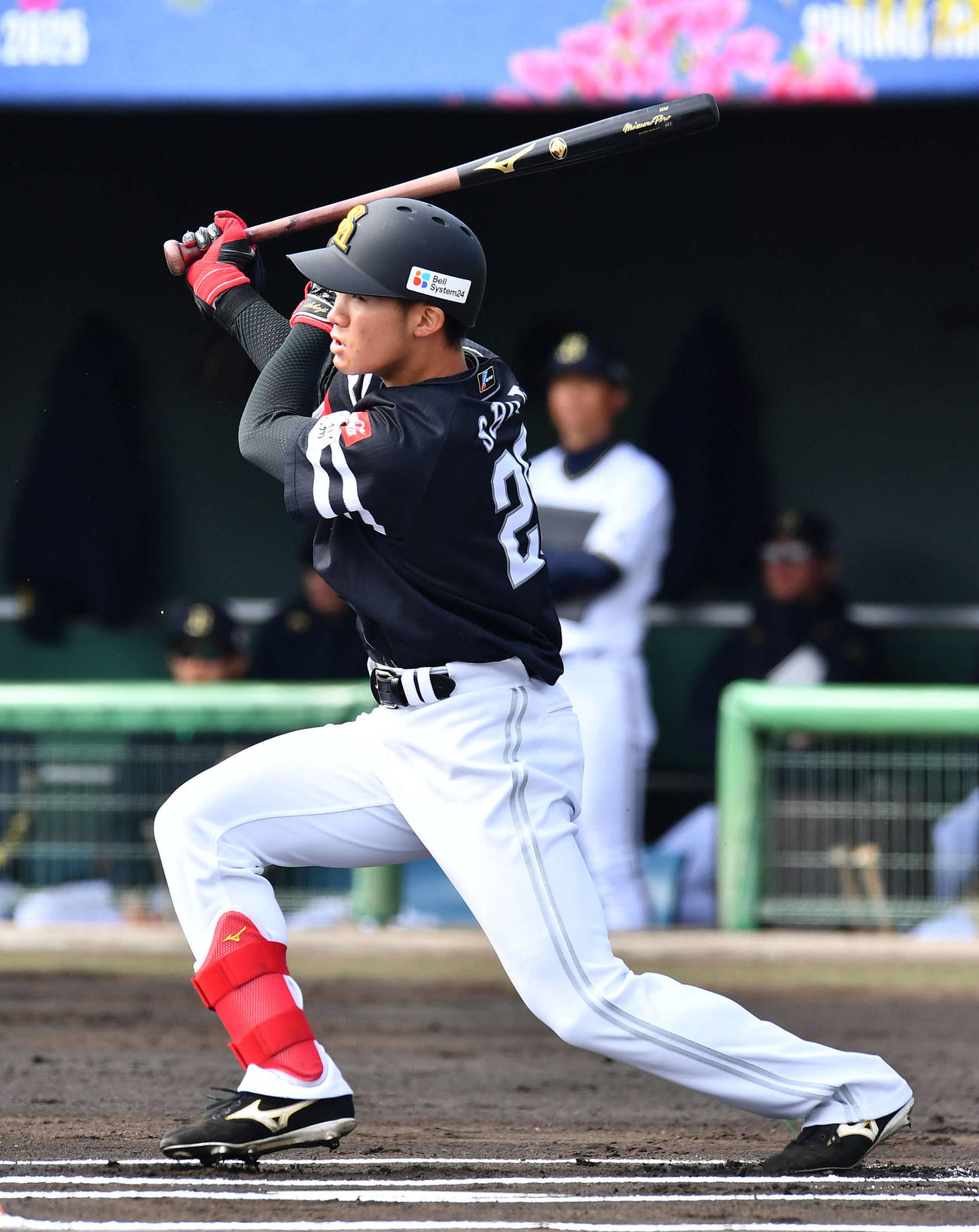 オリックス対ソフトバンク　1回表ソフトバンク無死、庄子は右前安打を放つ（撮影・岩下翔太）