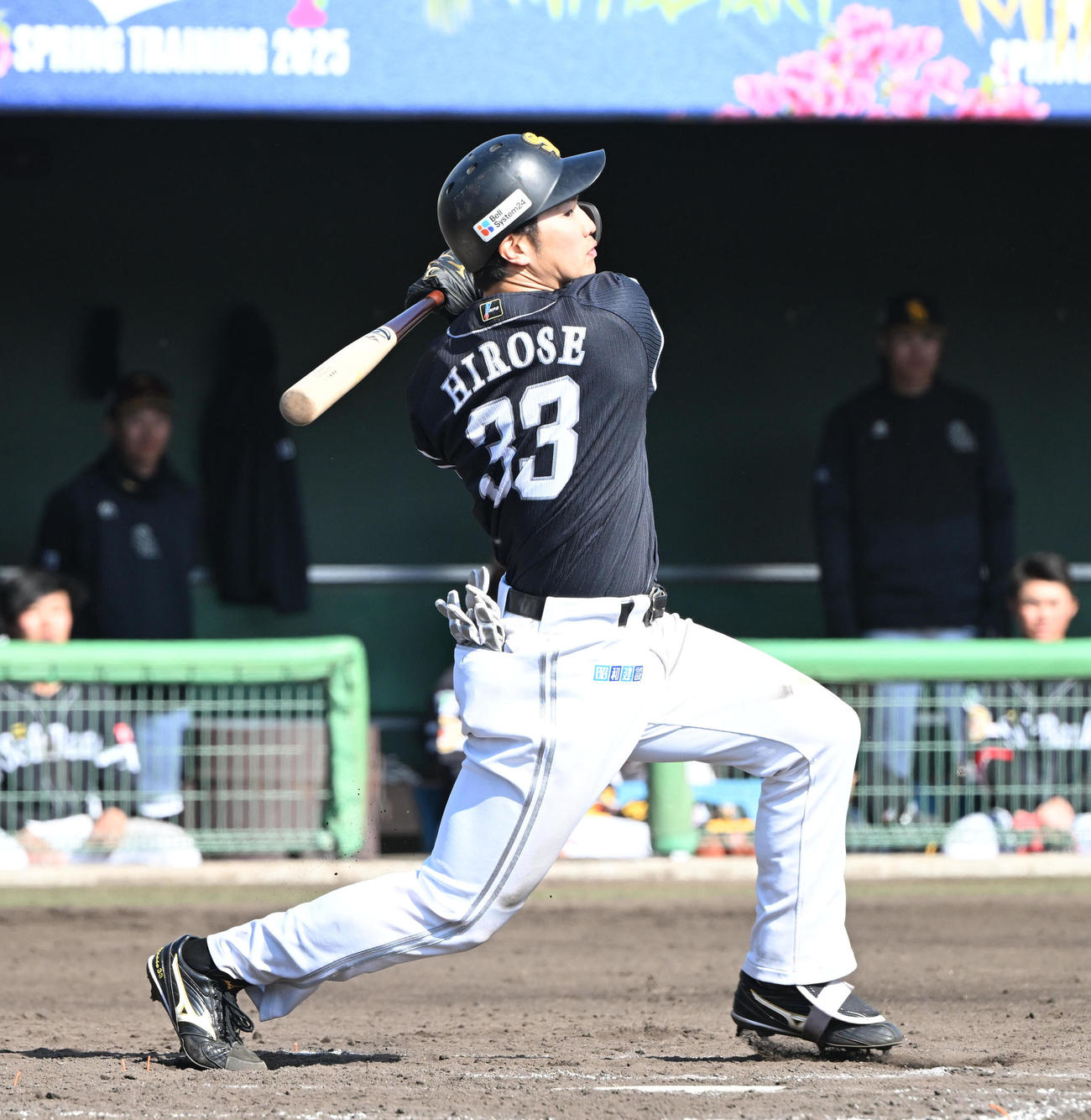 オリックス対ソフトバンク　5回表ソフトバンク無死、右前打を放つ広瀬（撮影・和賀正仁）