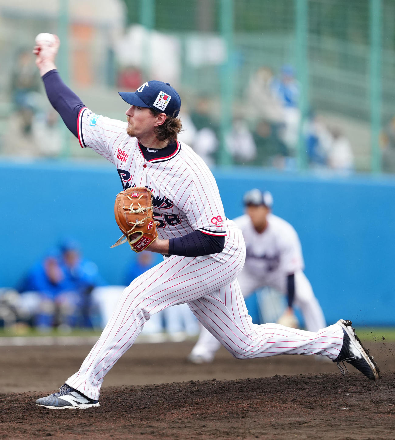 ヤクルト対DeNA　ヤクルト3番手のバウマン（撮影・江口和貴）