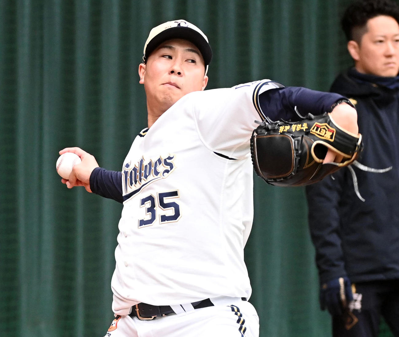 オリックス古田島成龍（2025年2月撮影）