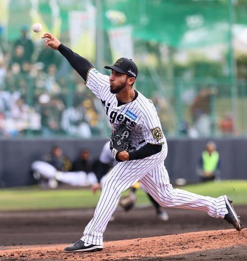 練習試合阪神対DeNA 2回、2番手で登板した阪神ゲラ（撮影・藤尾明華）