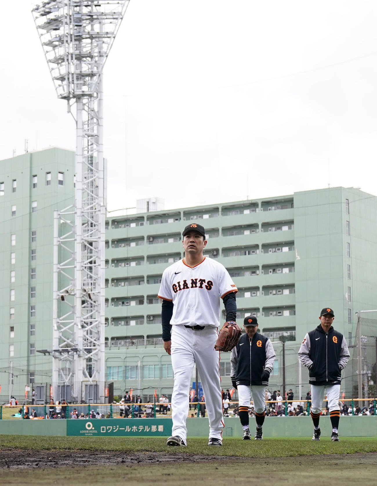 巨人対ロッテ　試合に臨む巨人田中将（撮影・横山健太）