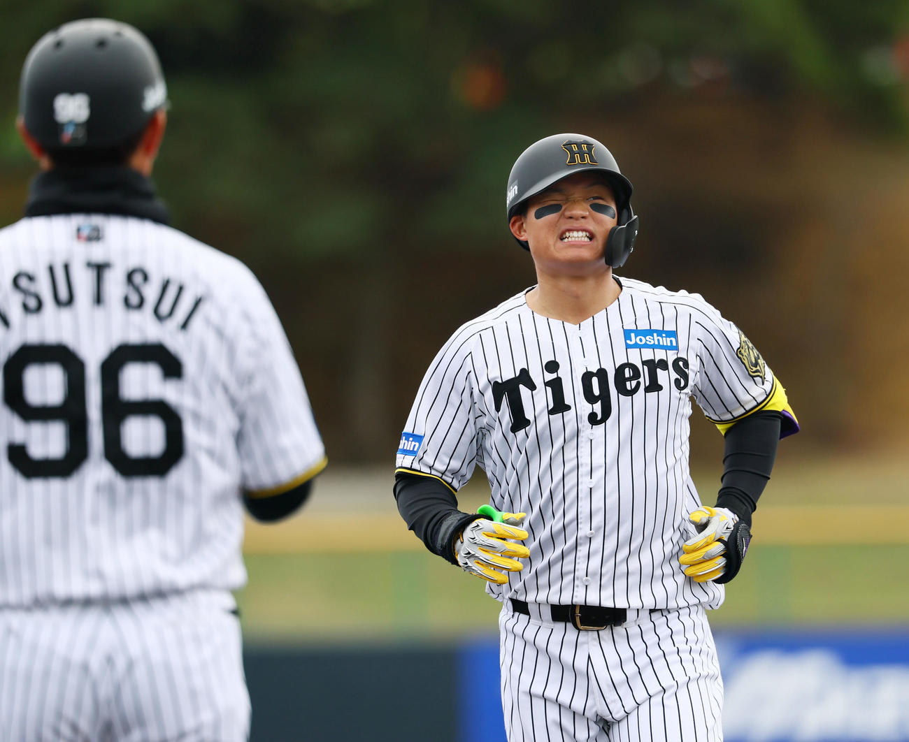 練習試合阪神対DeNA 4回裏阪神1死、左前打を放った森下（撮影・藤尾明華）