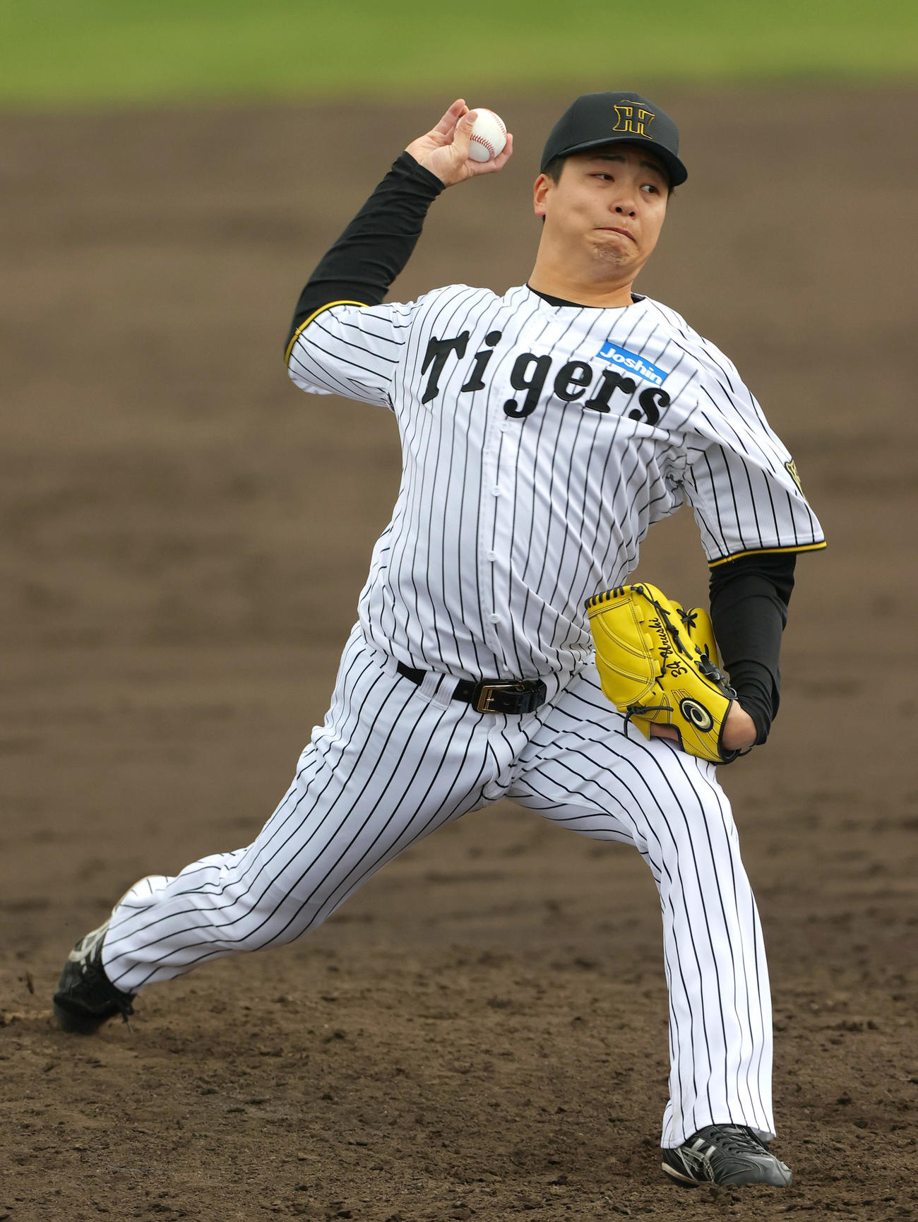 練習試合・阪神2軍対エナジック　9回、阪神7番手で登板の漆原（撮影・上山淳一）