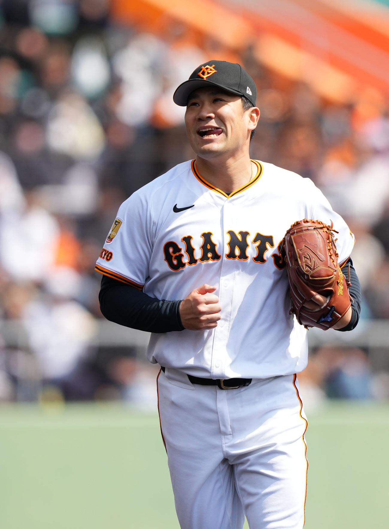 巨人対ロッテ　1回表を無失点に抑え笑顔を見せる巨人田中将（撮影・横山健太）
