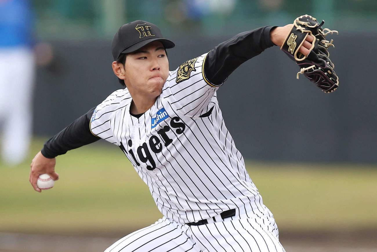 阪神対DeNA　力投する阪神9番手の工藤（撮影・前田充）